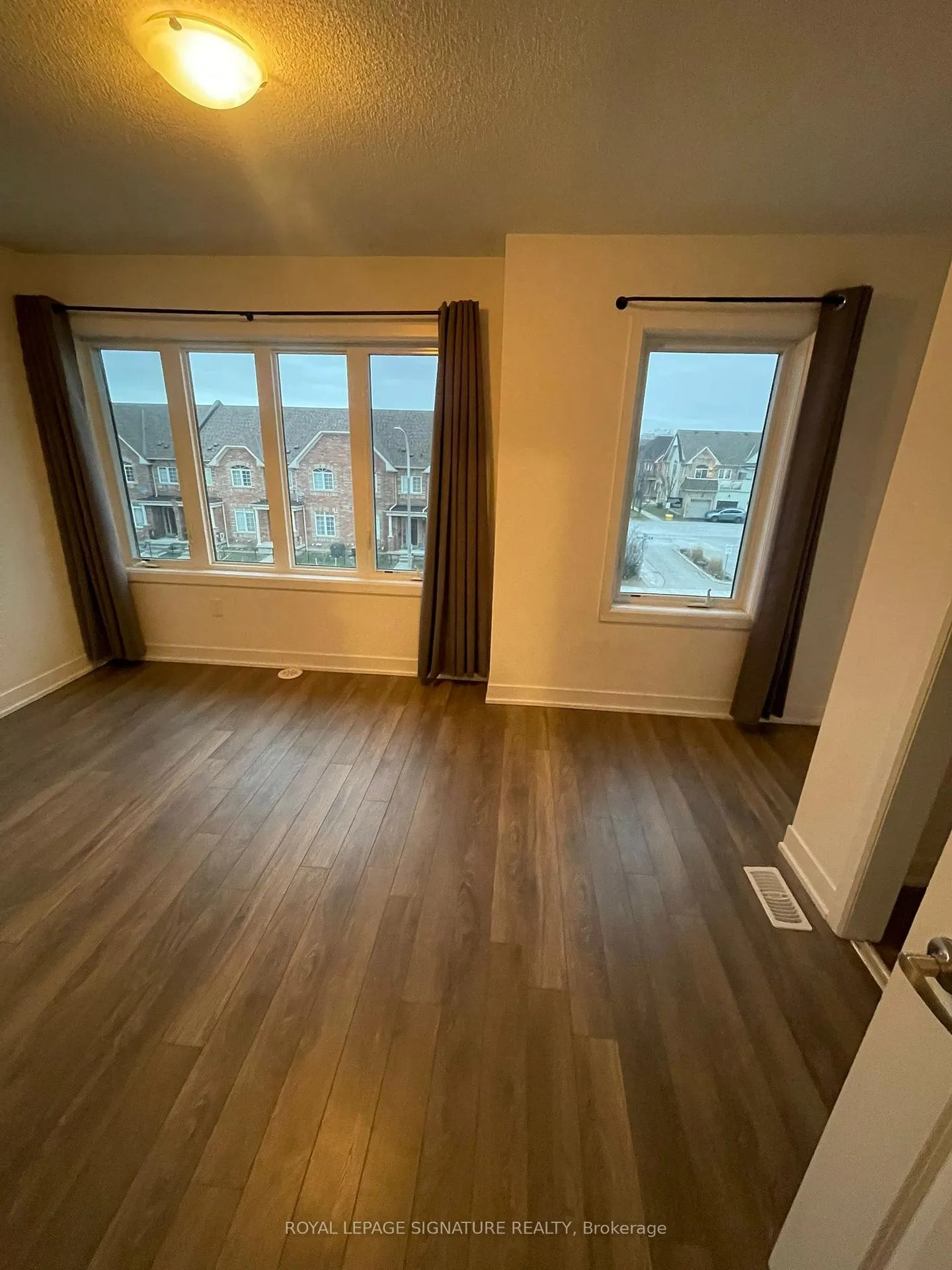 Photo 16 of 19 Donald Fleming Way, Whitby, Pringle Creek — HOMEH