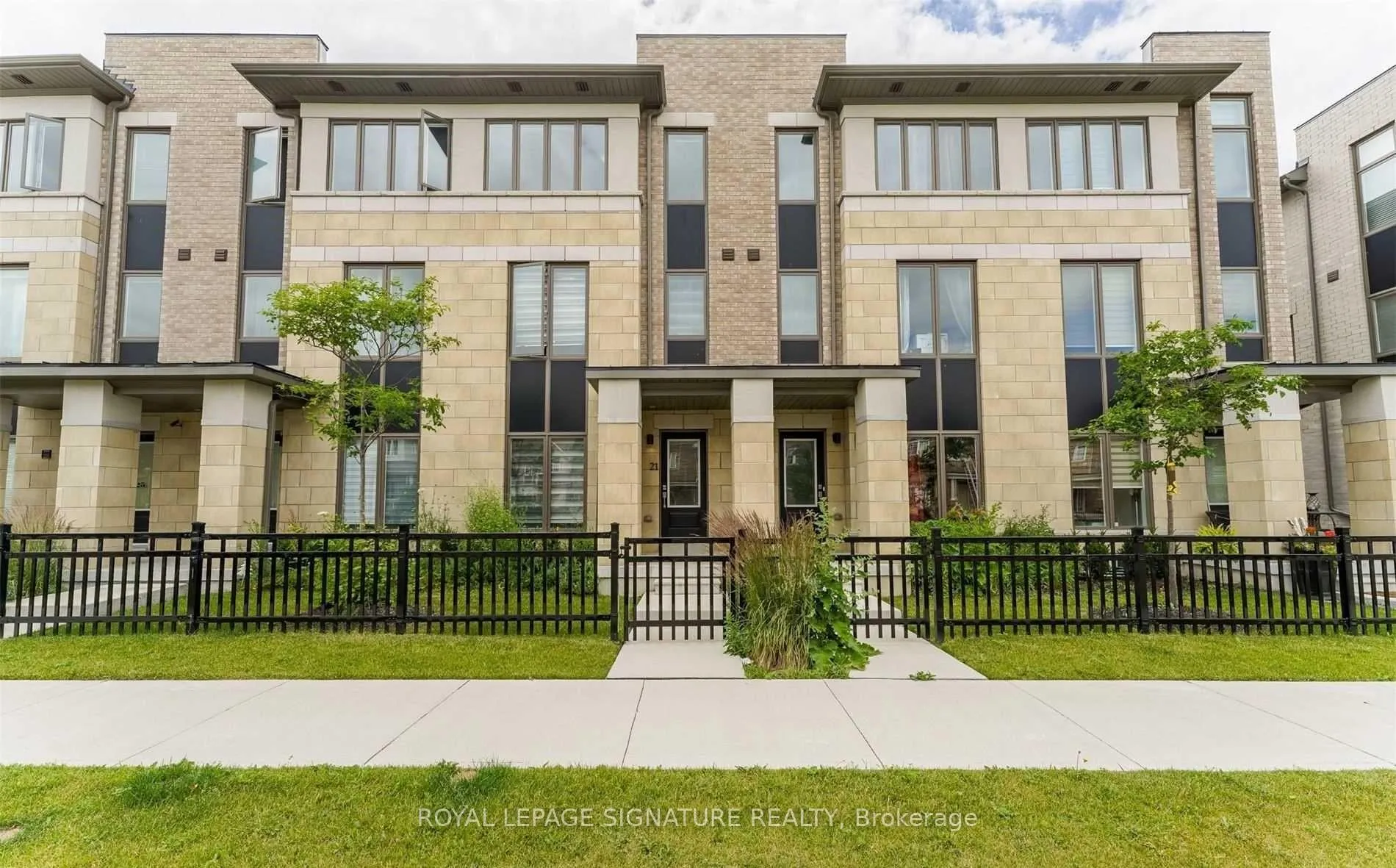 Photo 30 of 19 Donald Fleming Way, Whitby, Pringle Creek — HOMEH
