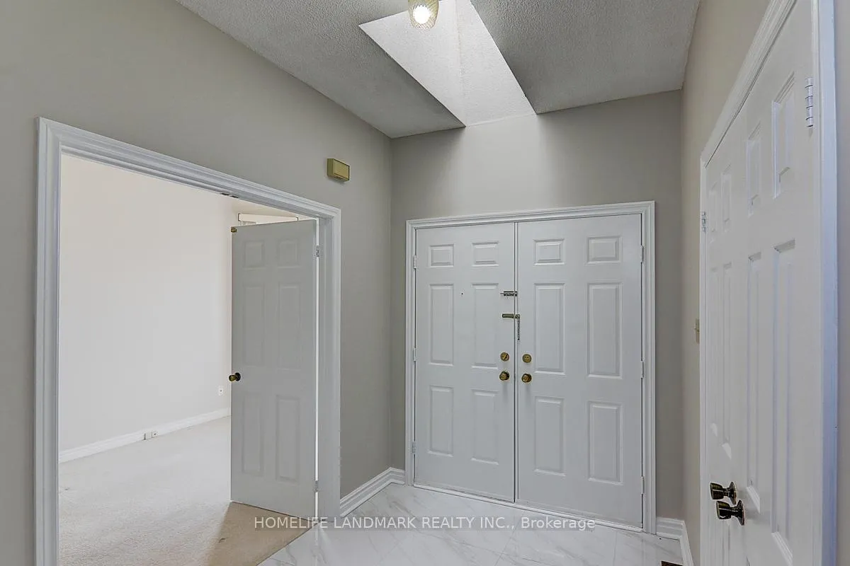 Photo 3 of 15 Delancey Crescent, Markham, Markville — HOMEH