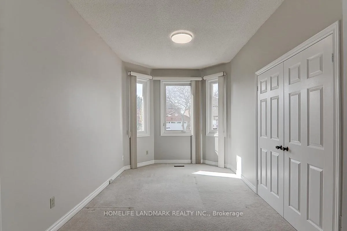 Photo 6 of 15 Delancey Crescent, Markham, Markville — HOMEH