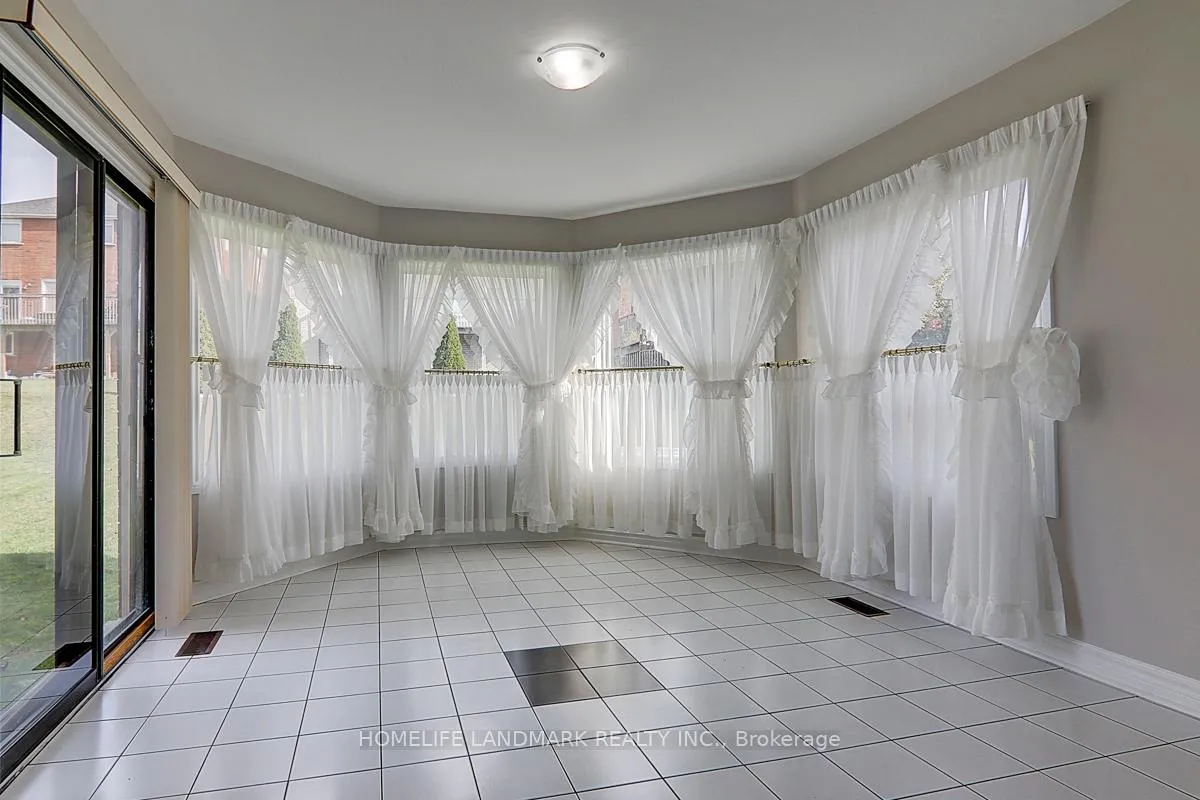 Photo 14 of 15 Delancey Crescent, Markham, Markville — HOMEH