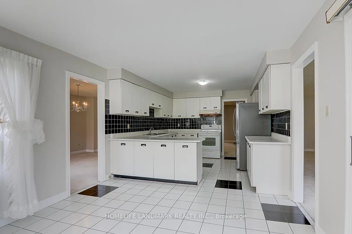 Photo 17 of 15 Delancey Crescent, Markham, Markville — HOMEH