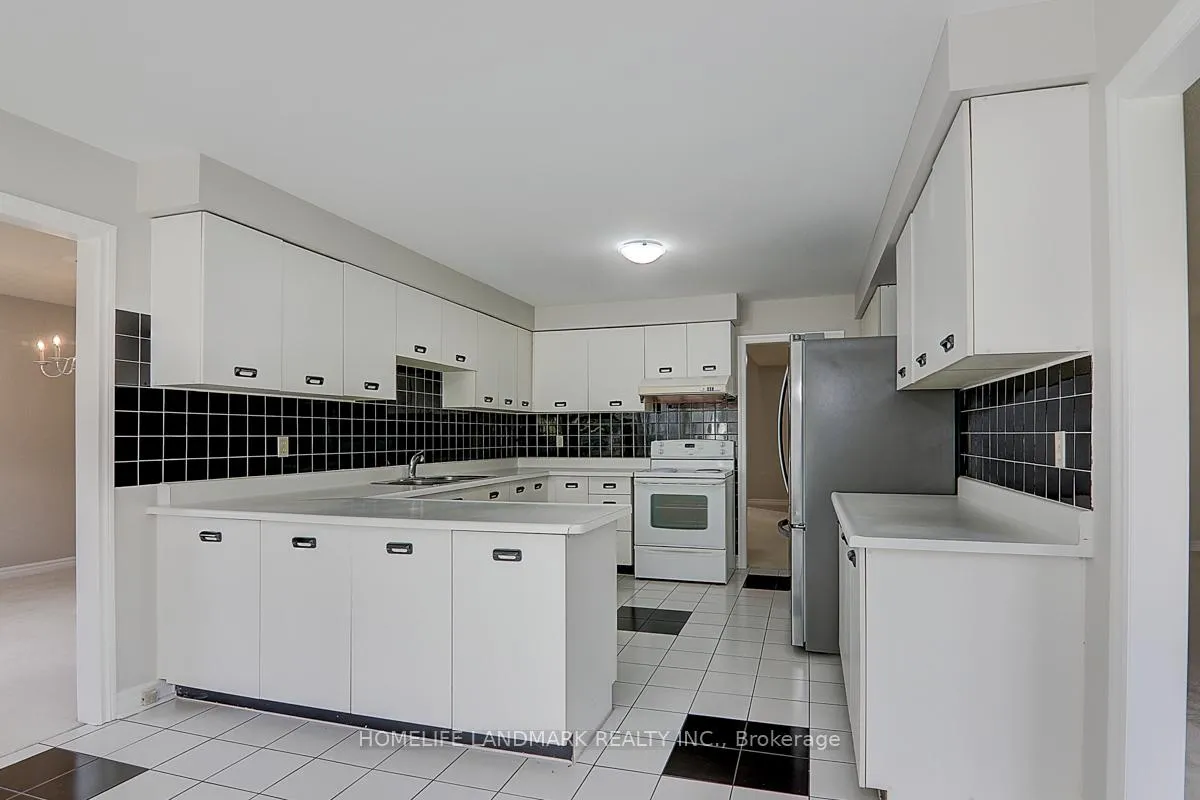 Photo 18 of 15 Delancey Crescent, Markham, Markville — HOMEH