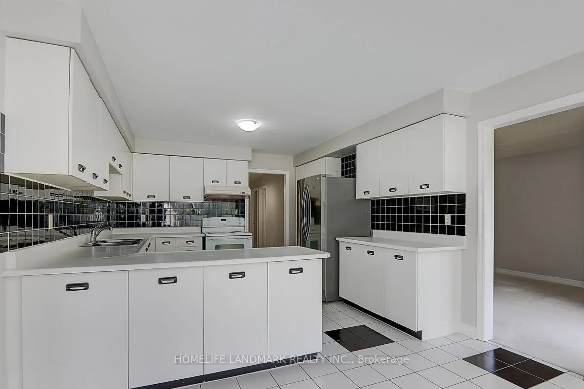 Photo 20 of 15 Delancey Crescent, Markham, Markville — HOMEH