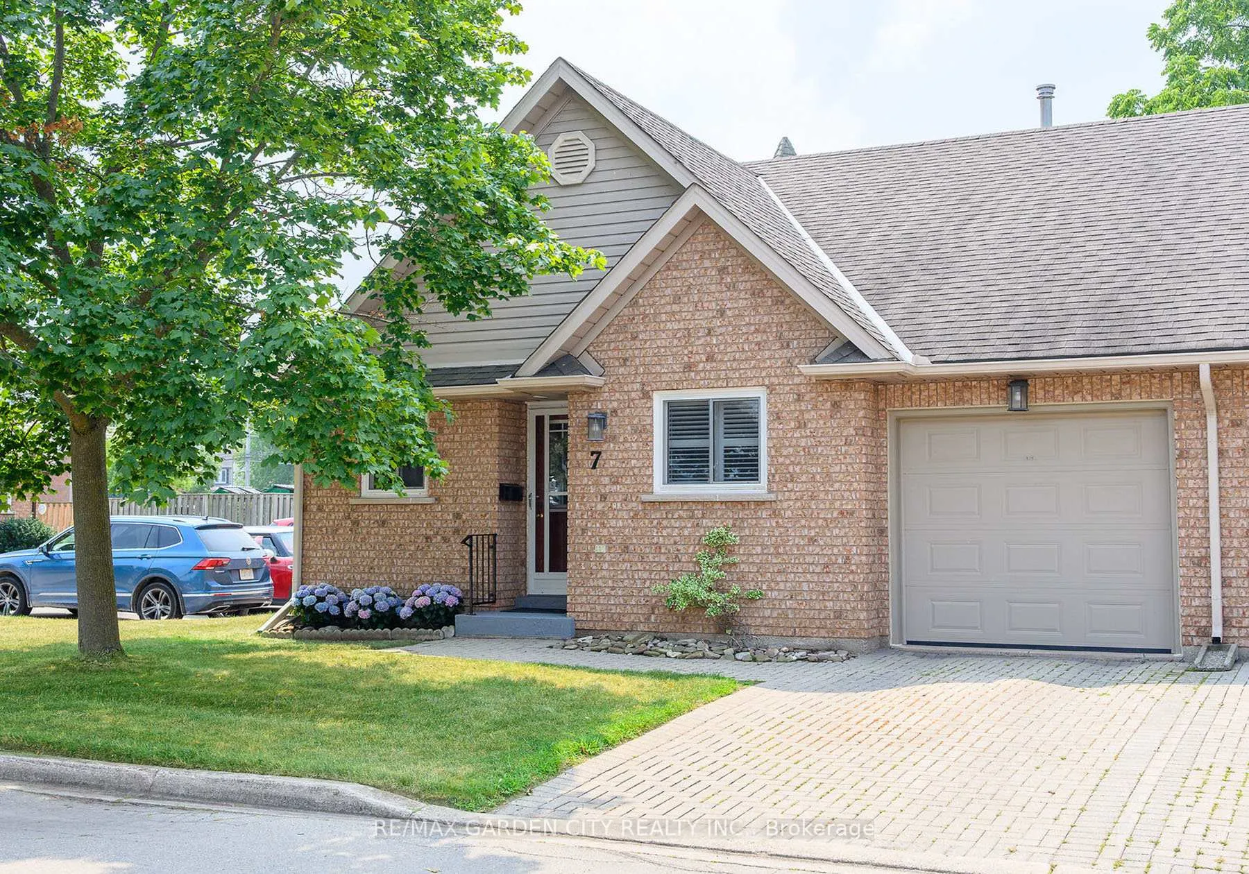 Photo 1 of 10 Wentworth Drive, Grimsby, Grimsby East — HOMEH