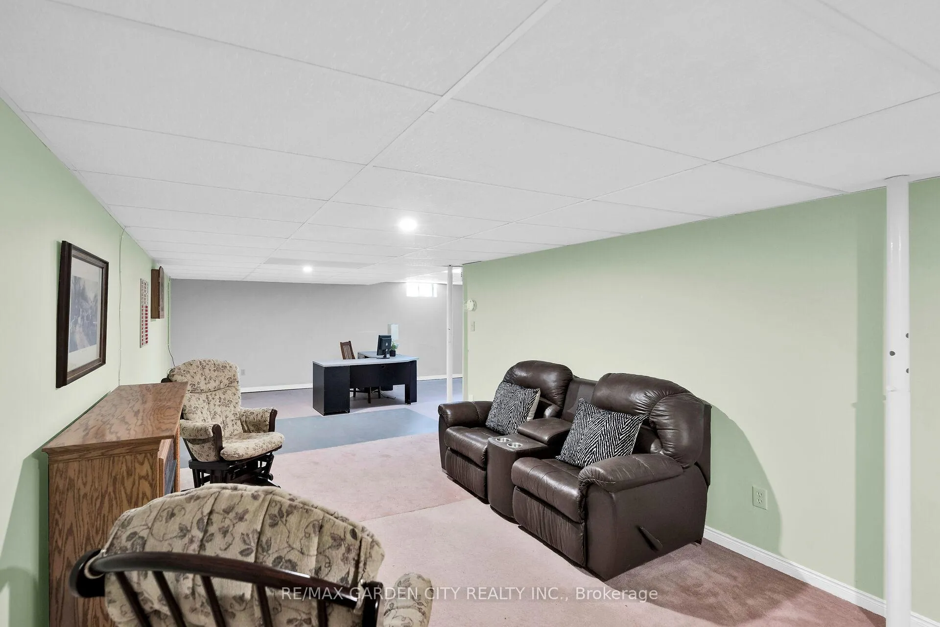 Photo 21 of 10 Wentworth Drive, Grimsby, Grimsby East — HOMEH