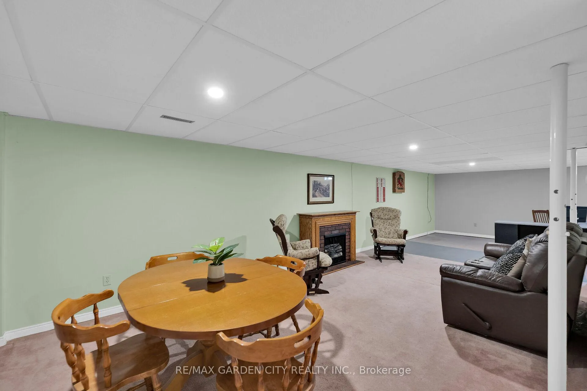 Photo 23 of 10 Wentworth Drive, Grimsby, Grimsby East — HOMEH