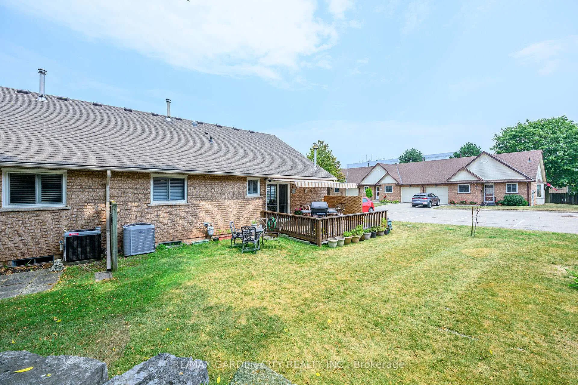 Photo 28 of 10 Wentworth Drive, Grimsby, Grimsby East — HOMEH