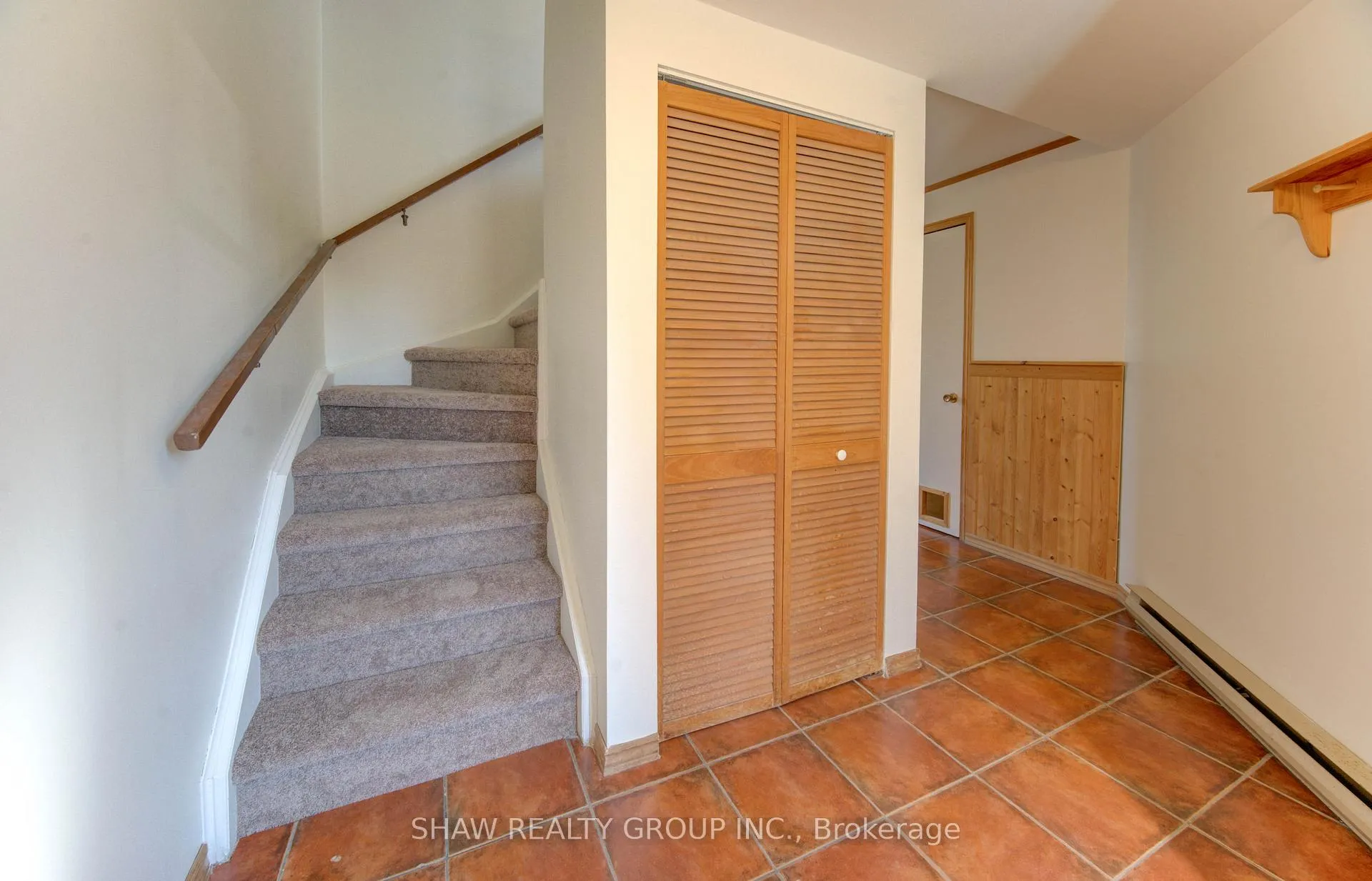 Photo 7 of 60 Elmsdale Drive, Kitchener, Laurentian Hills — HOMEH