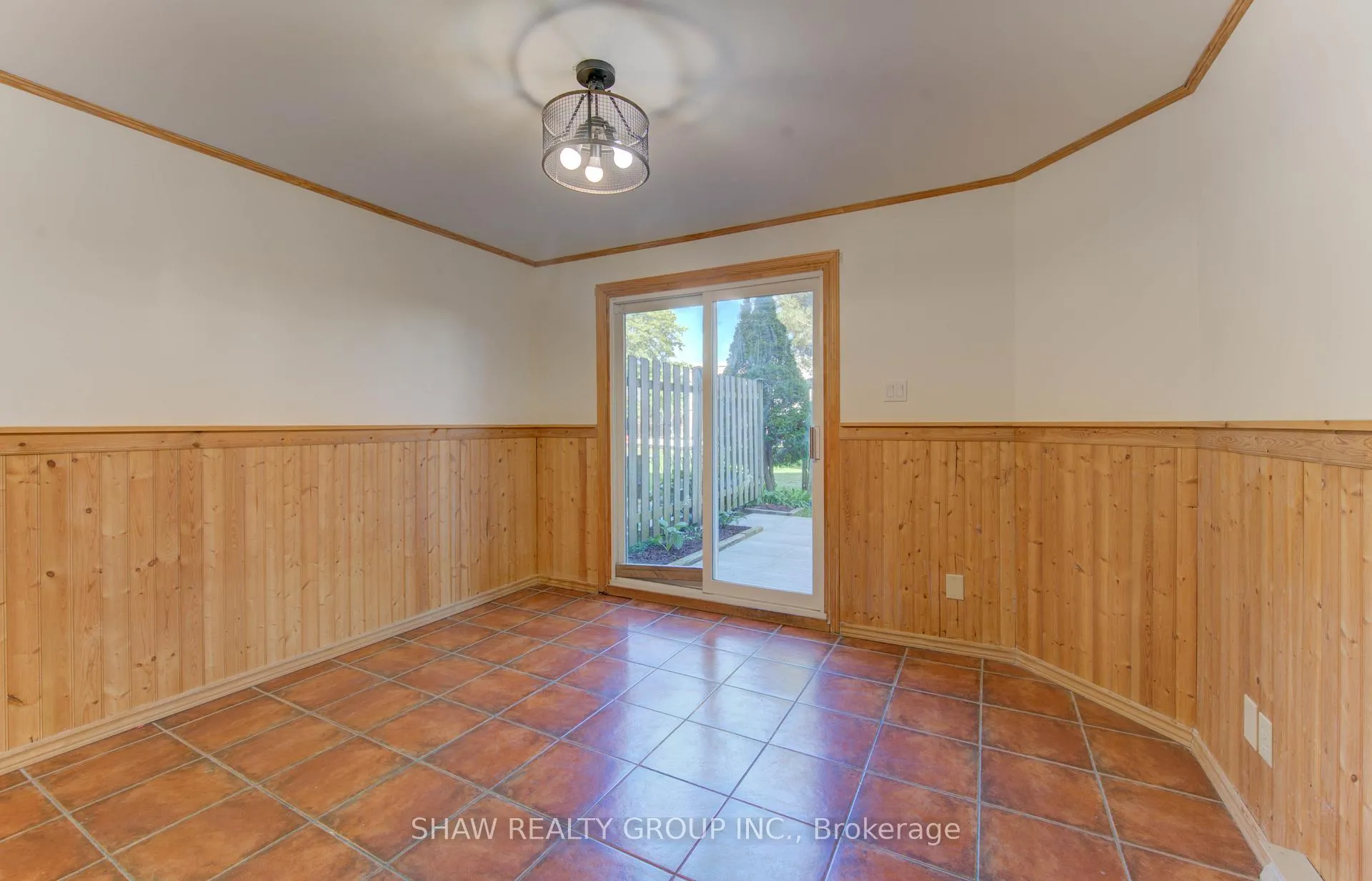 Photo 9 of 60 Elmsdale Drive, Kitchener, Laurentian Hills — HOMEH
