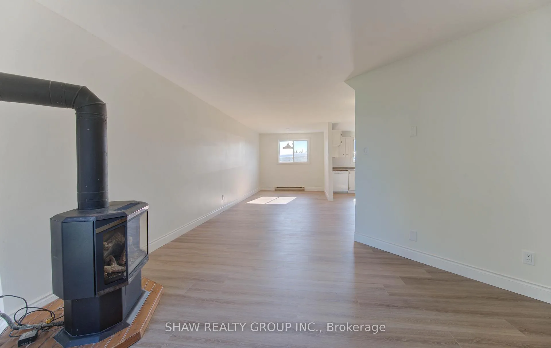 Photo 17 of 60 Elmsdale Drive, Kitchener, Laurentian Hills — HOMEH