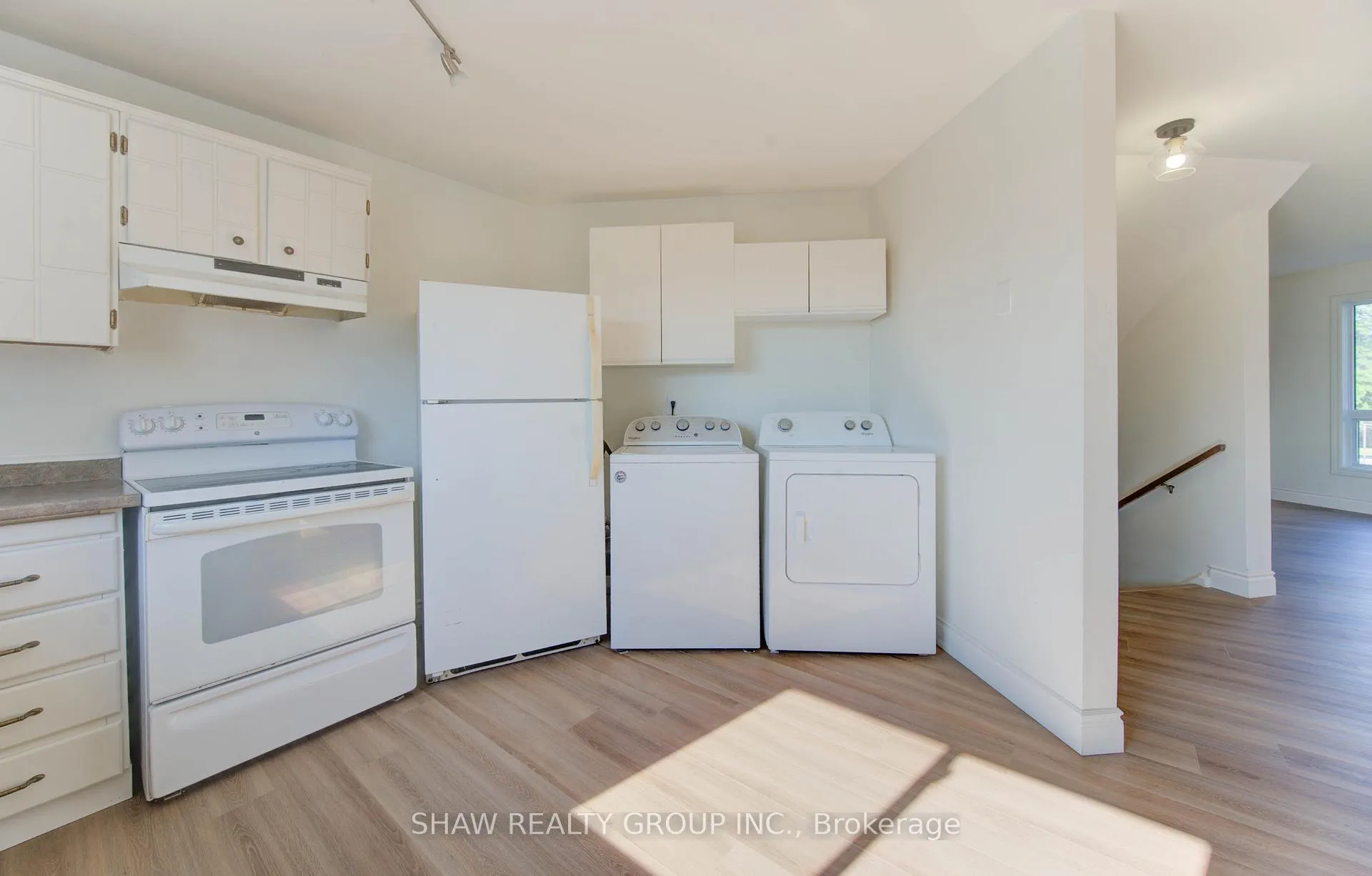 Photo 24 of 60 Elmsdale Drive, Kitchener, Laurentian Hills — HOMEH