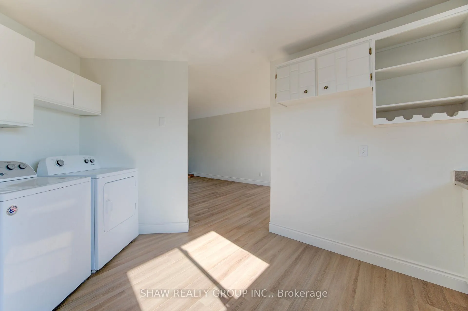 Photo 25 of 60 Elmsdale Drive, Kitchener, Laurentian Hills — HOMEH