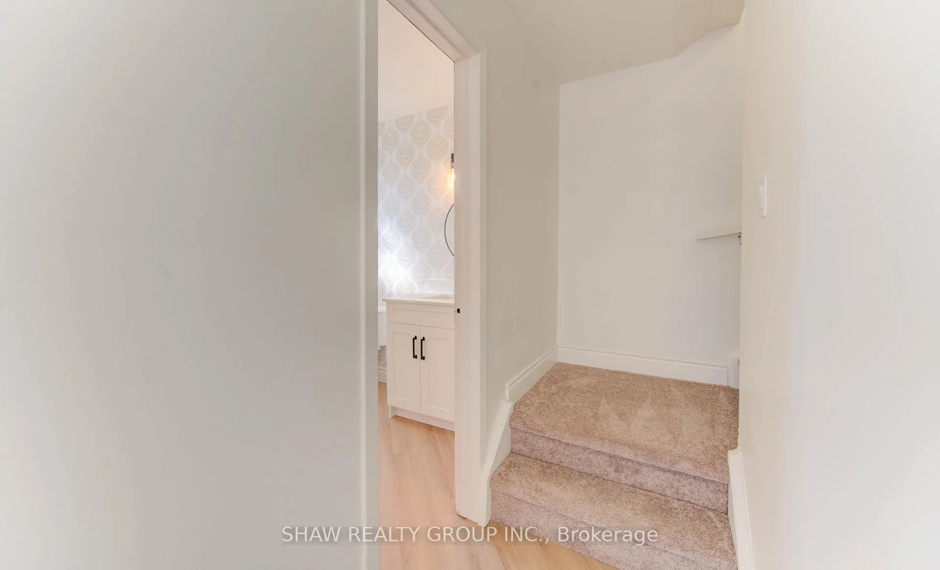 Photo 28 of 60 Elmsdale Drive, Kitchener, Laurentian Hills — HOMEH