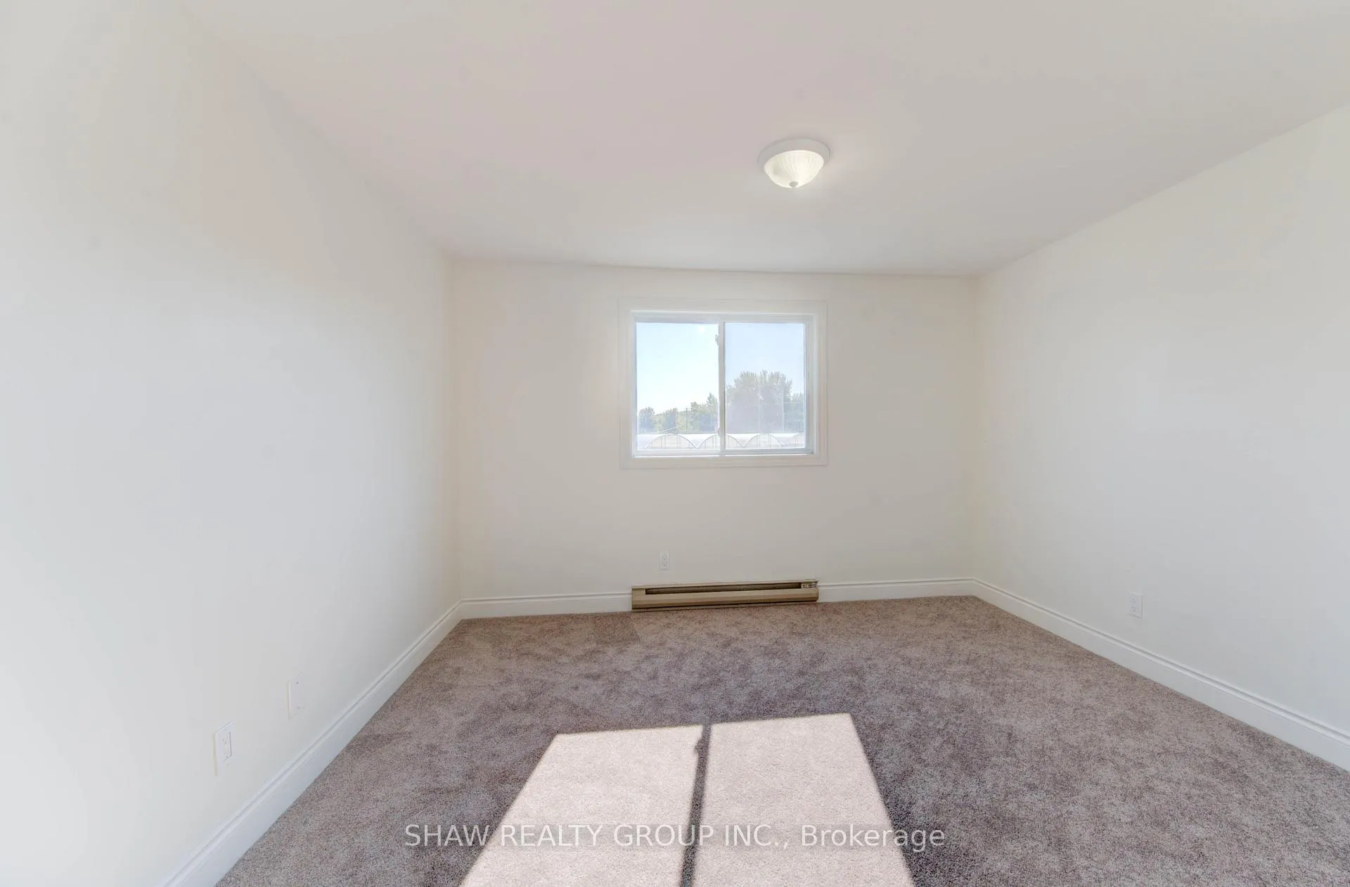 Photo 38 of 60 Elmsdale Drive, Kitchener, Laurentian Hills — HOMEH
