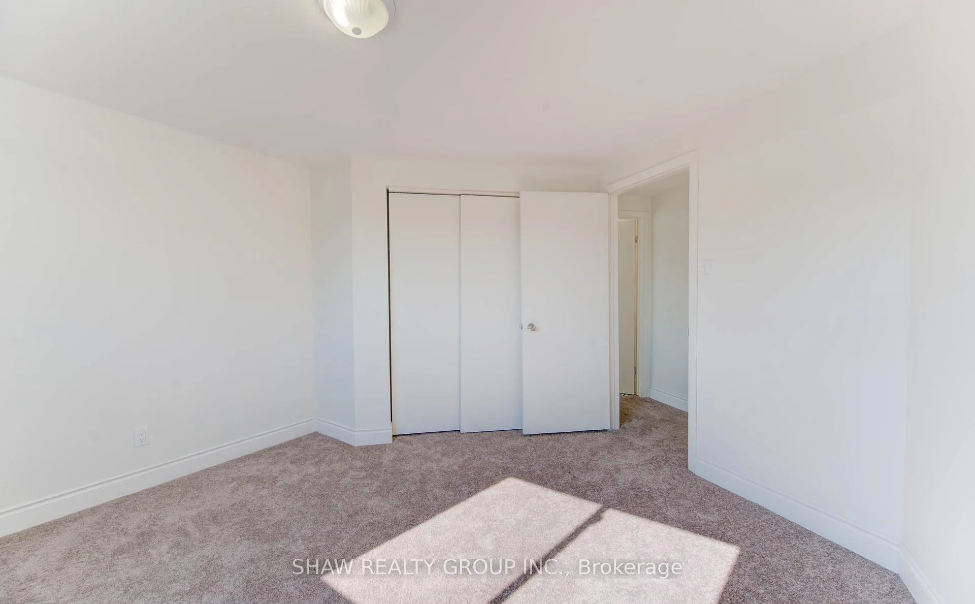 Photo 39 of 60 Elmsdale Drive, Kitchener, Laurentian Hills — HOMEH