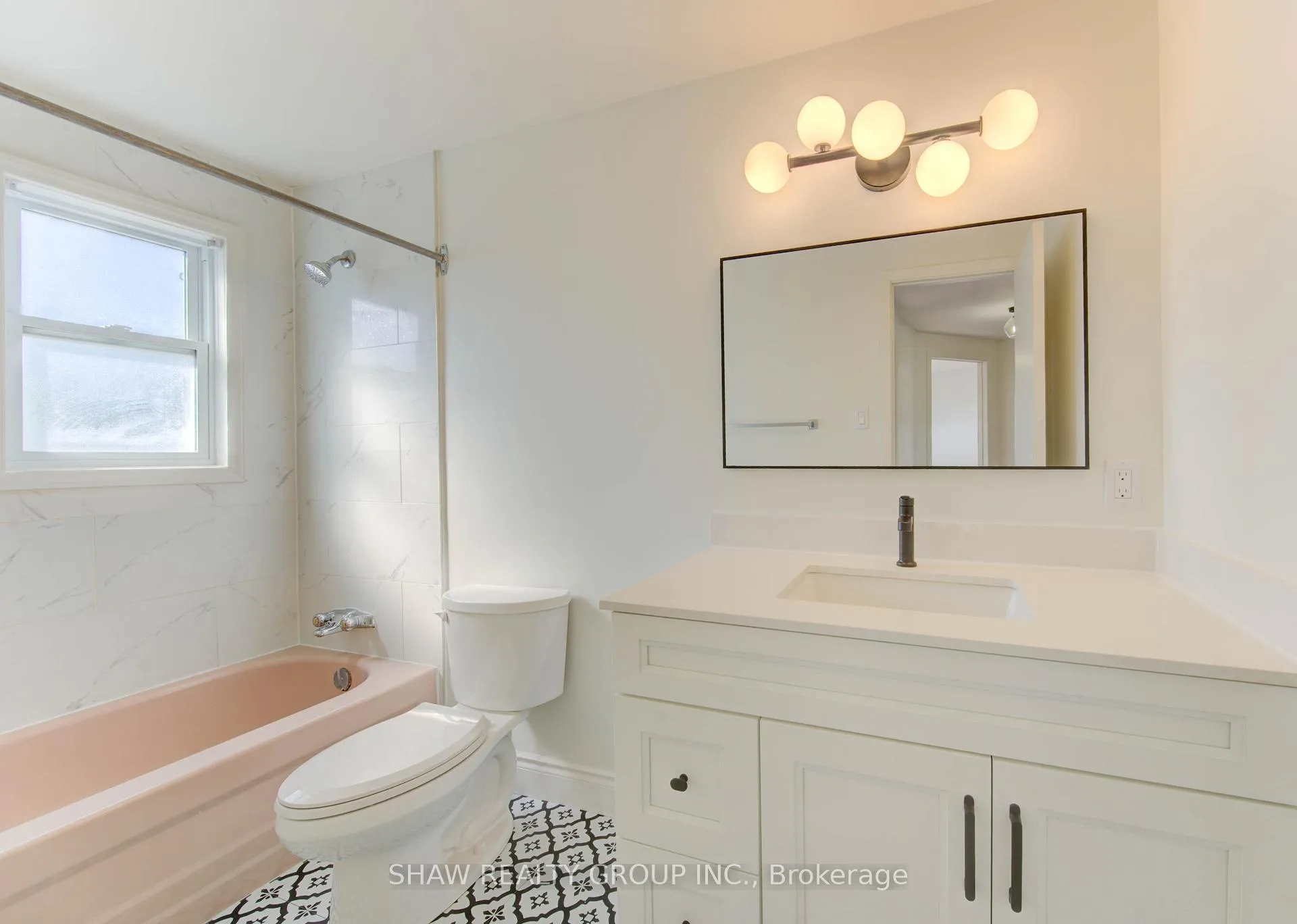 Photo 40 of 60 Elmsdale Drive, Kitchener, Laurentian Hills — HOMEH