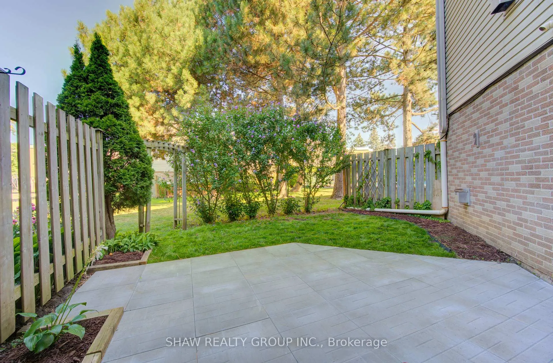 Photo 42 of 60 Elmsdale Drive, Kitchener, Laurentian Hills — HOMEH