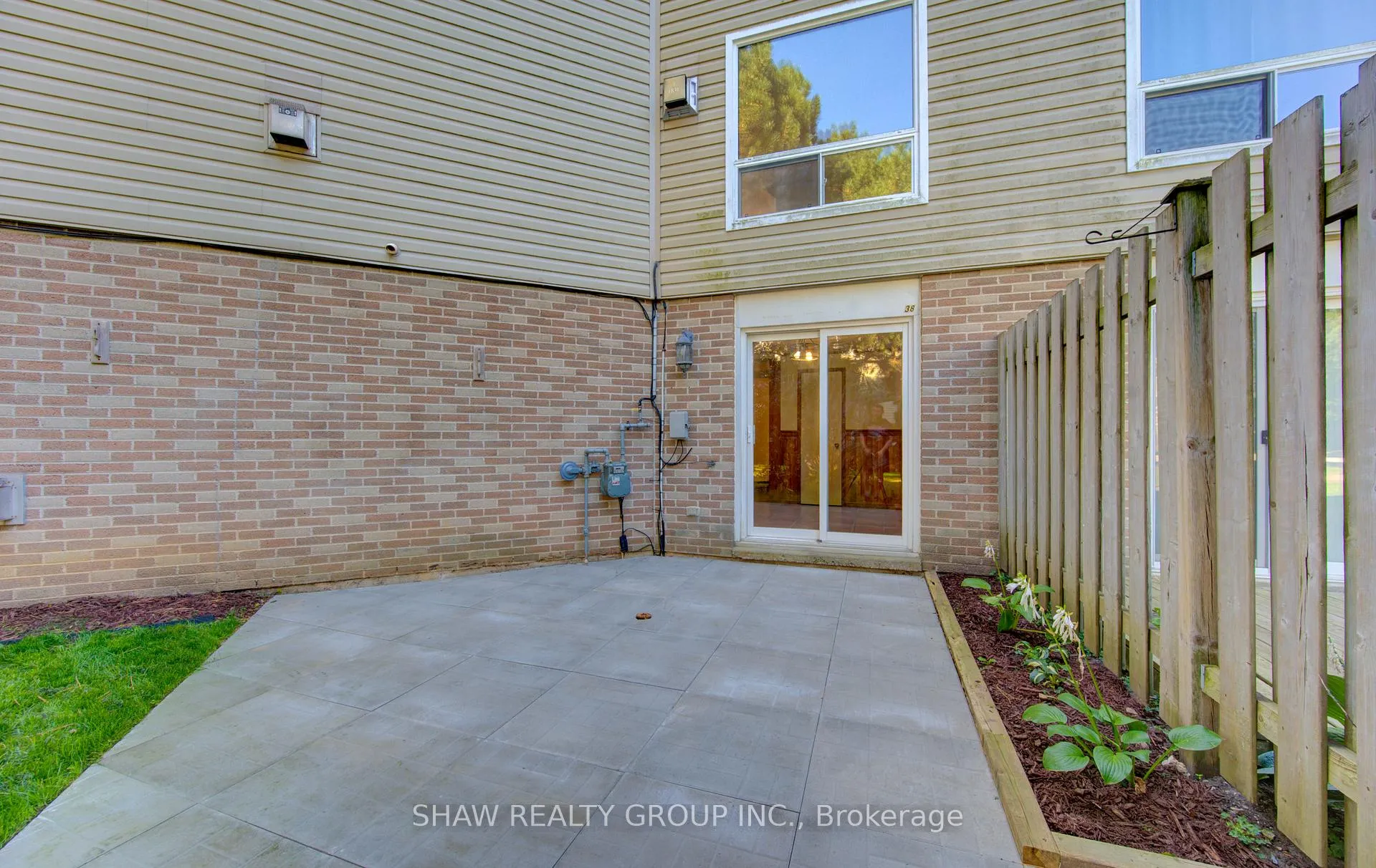 Photo 43 of 60 Elmsdale Drive, Kitchener, Laurentian Hills — HOMEH