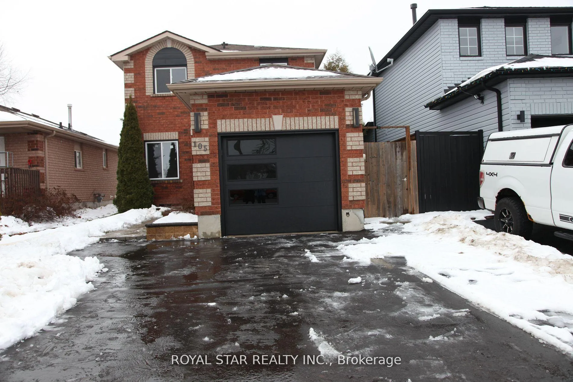 Photo 1 of 105 Lougheed Road E, Barrie, Holly — HOMEH