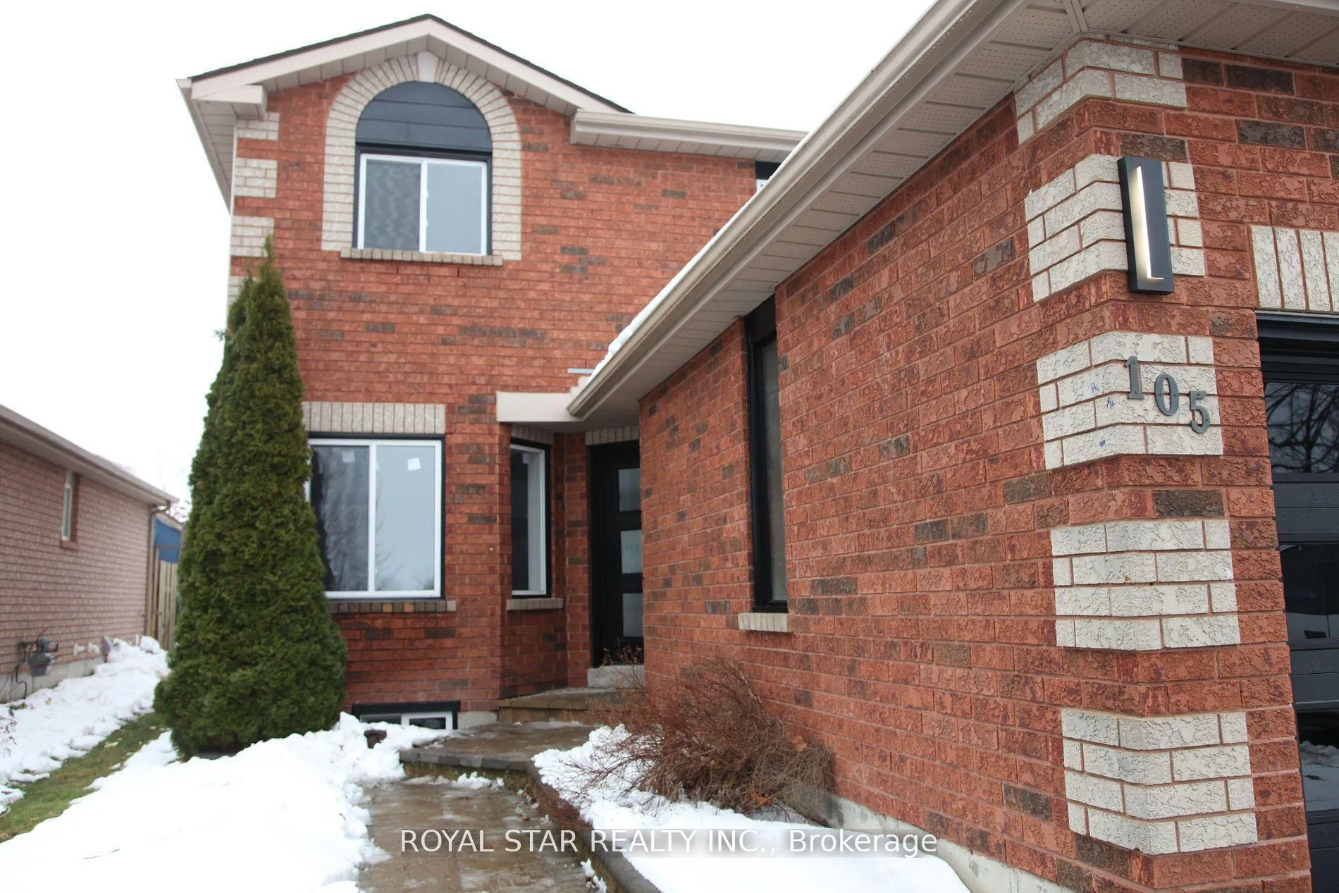 Photo 2 of 105 Lougheed Road E, Barrie, Holly — HOMEH