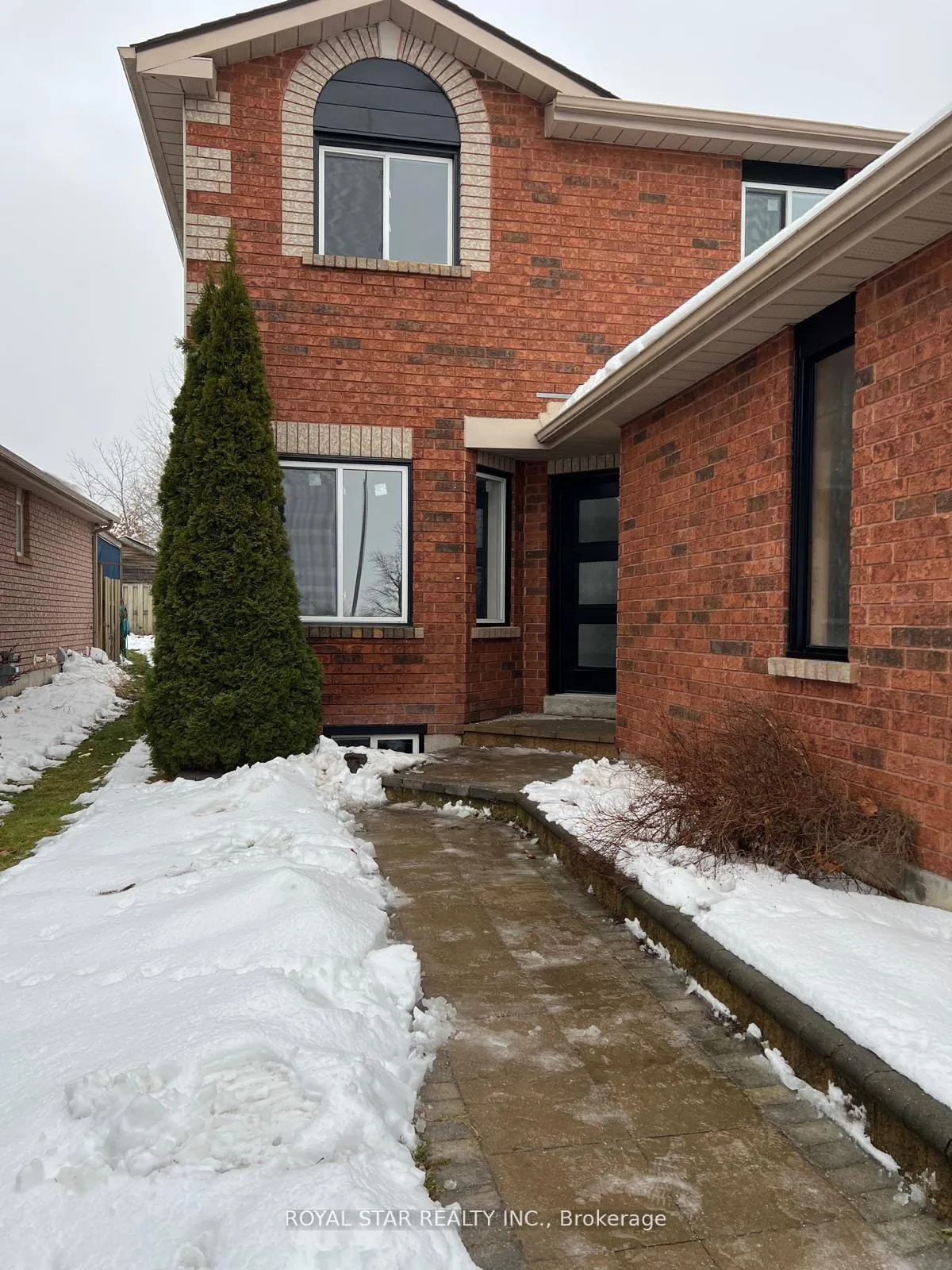 Photo 3 of 105 Lougheed Road E, Barrie, Holly — HOMEH