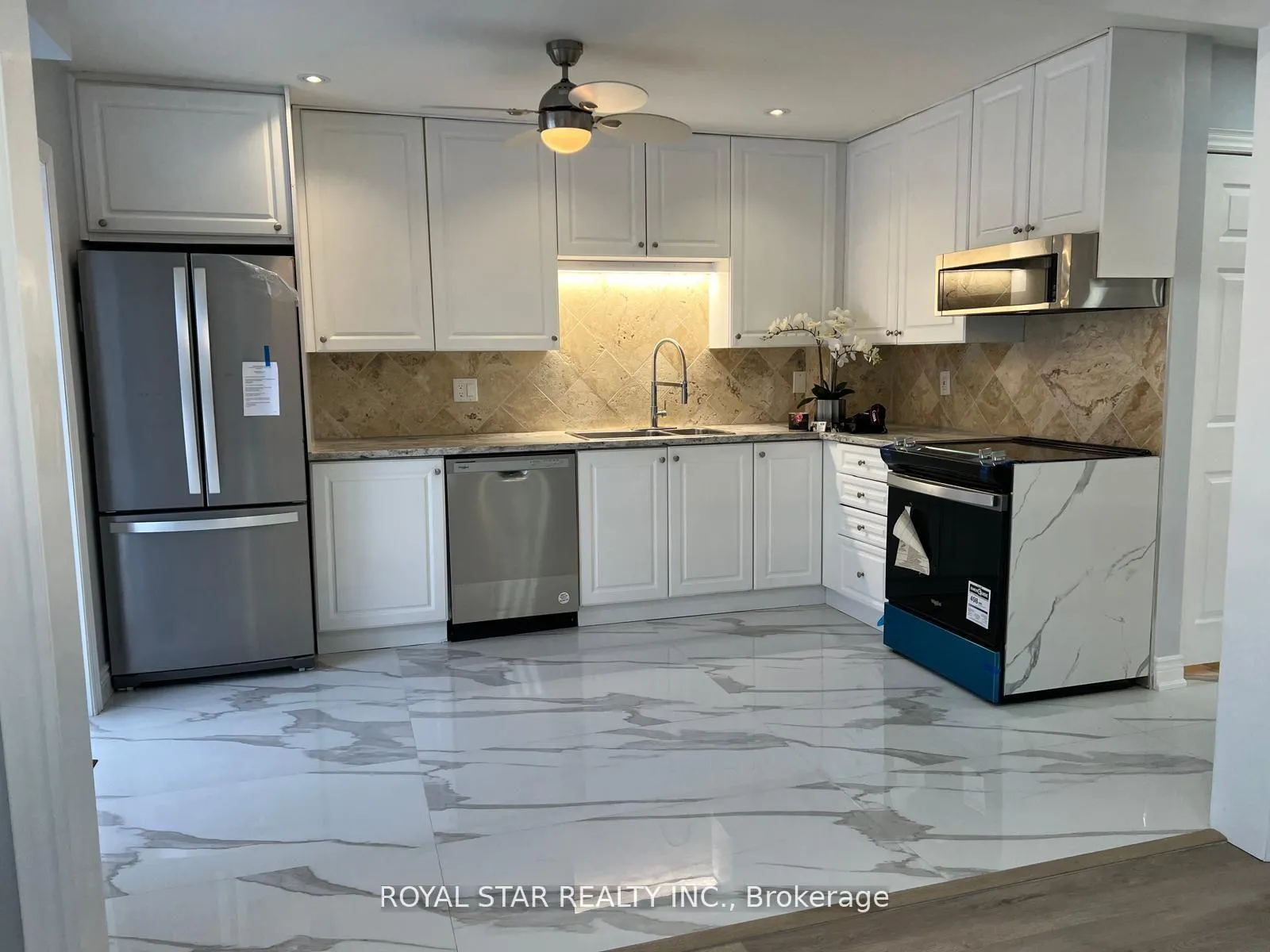 Photo 6 of 105 Lougheed Road E, Barrie, Holly — HOMEH