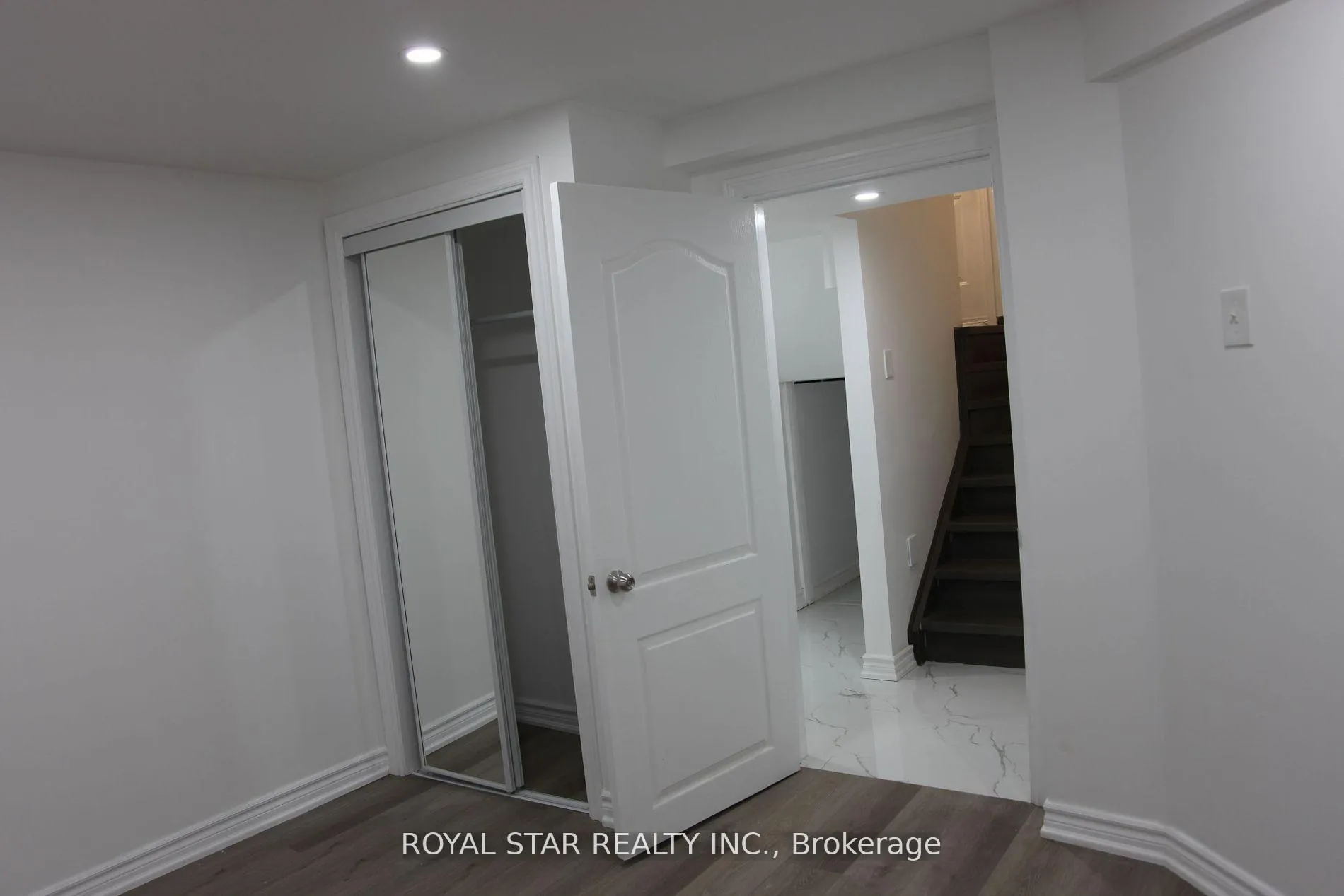 Photo 36 of 105 Lougheed Road E, Barrie, Holly — HOMEH