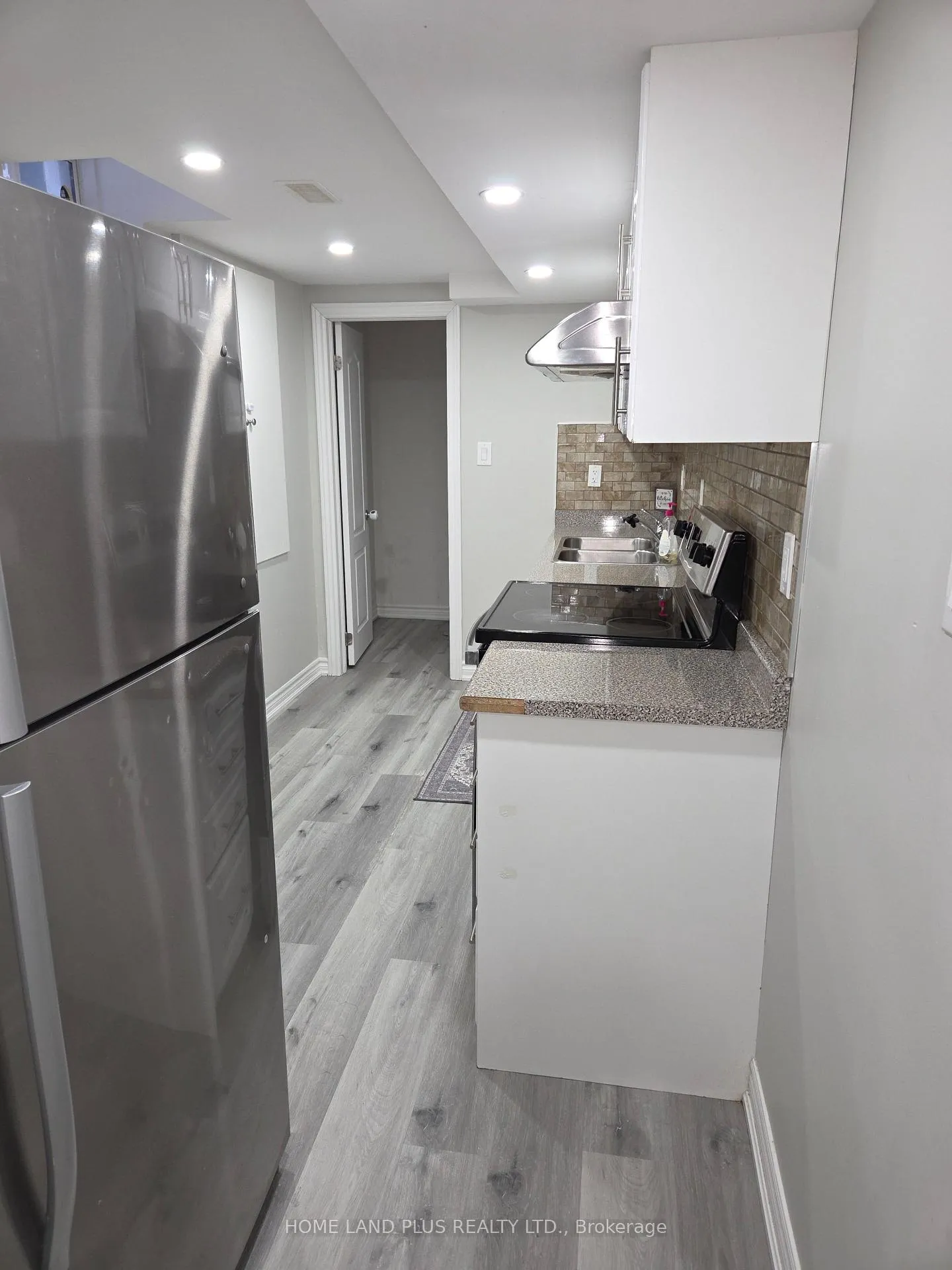 Photo 4 of Unit 2, 23 Lanark Circle, Brampton, Credit Valley — HOMEH