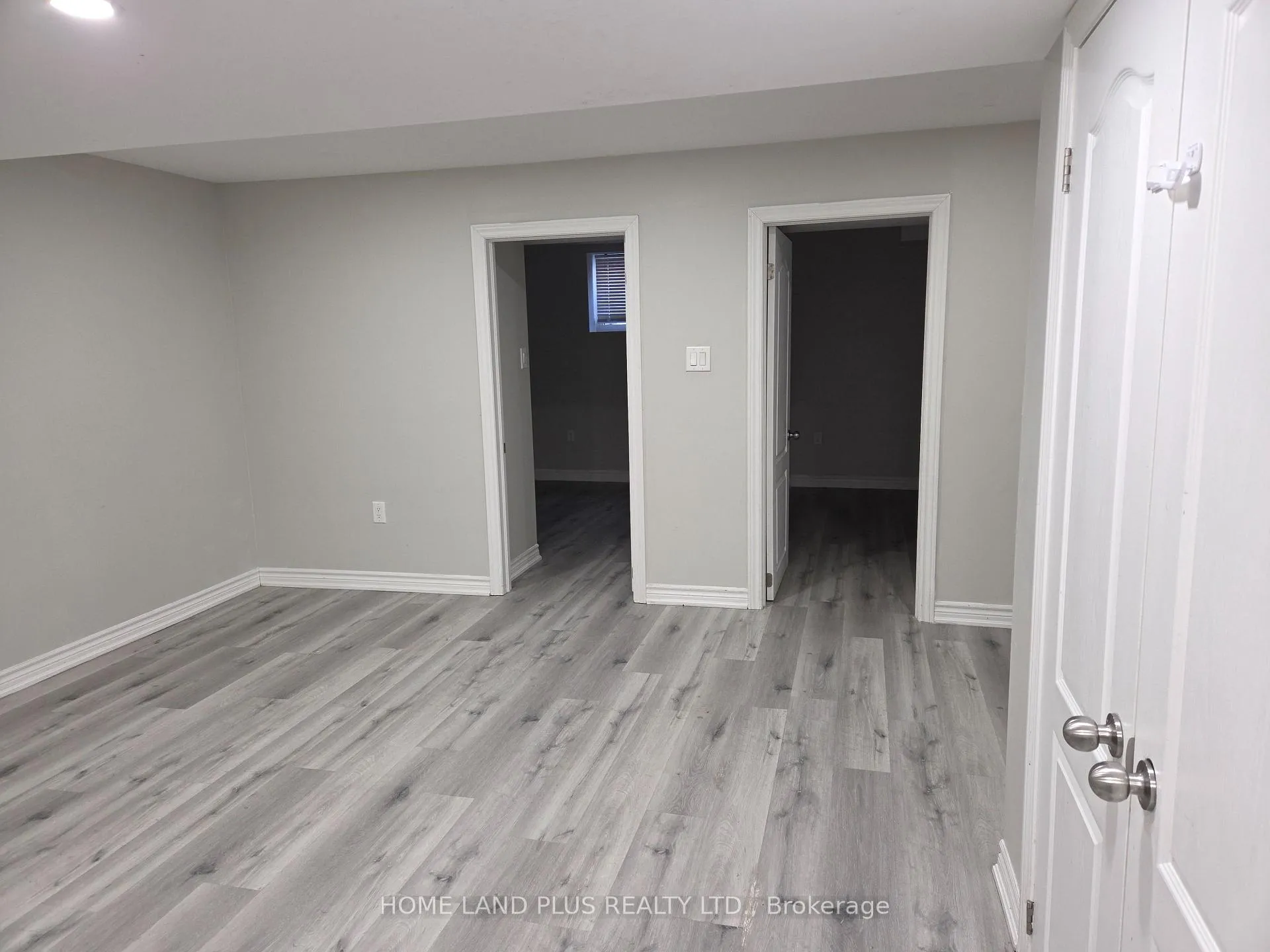 Photo 6 of Unit 2, 23 Lanark Circle, Brampton, Credit Valley — HOMEH