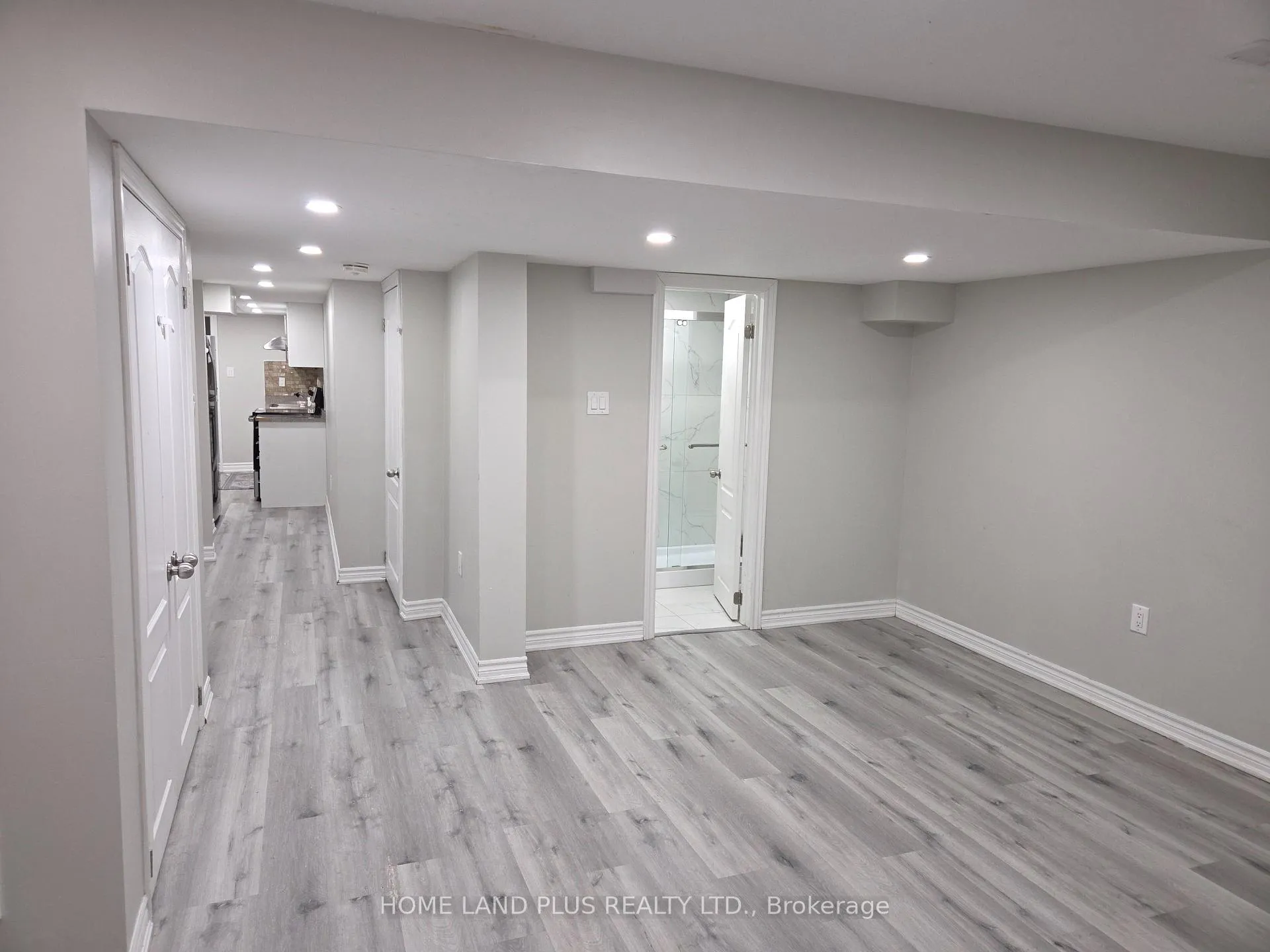 Photo 7 of Unit 2, 23 Lanark Circle, Brampton, Credit Valley — HOMEH