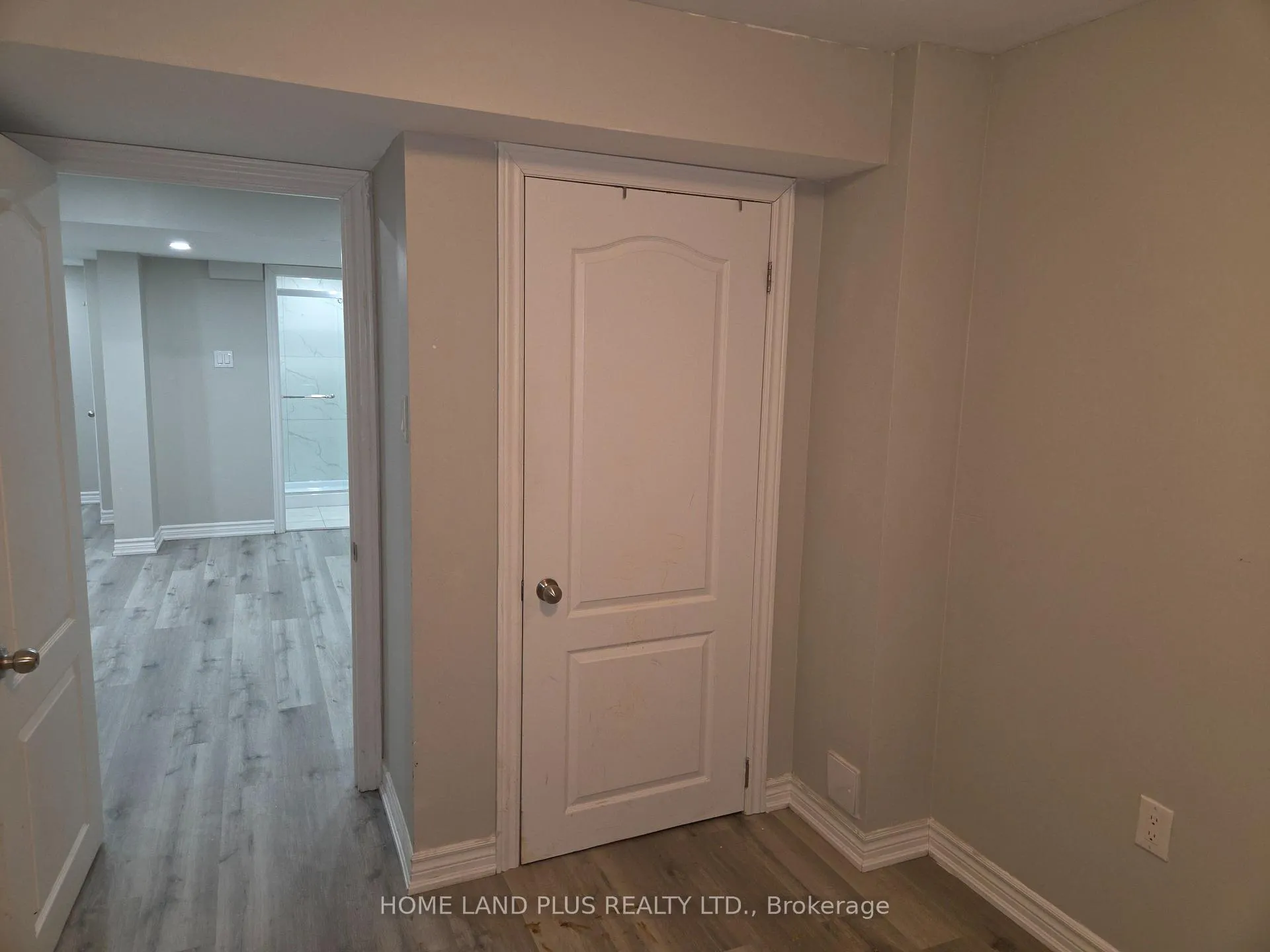 Photo 12 of Unit 2, 23 Lanark Circle, Brampton, Credit Valley — HOMEH
