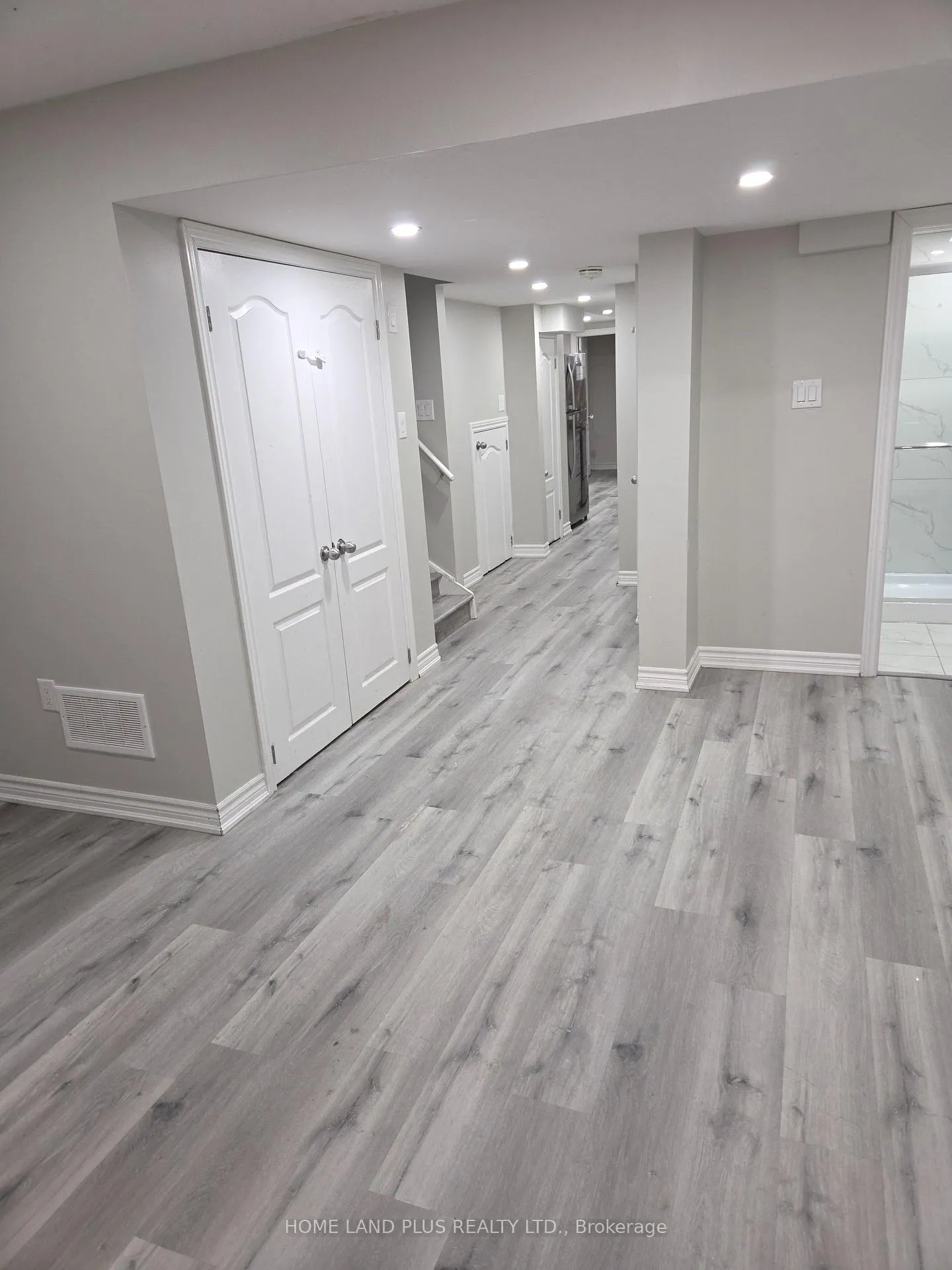Photo 13 of Unit 2, 23 Lanark Circle, Brampton, Credit Valley — HOMEH
