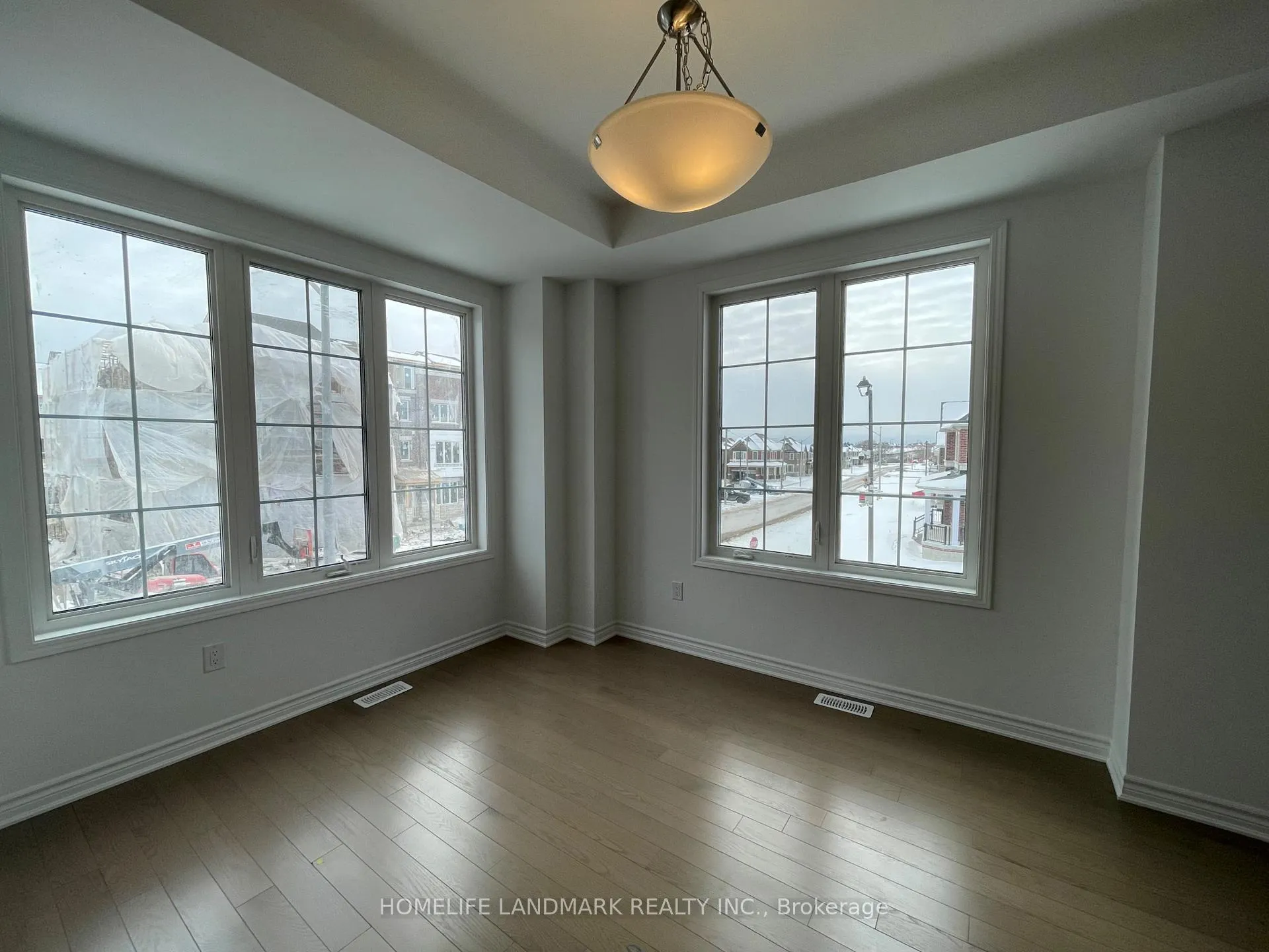 Photo 8 of 76 Greenridge Crescent, Markham, Rural Markham — HOMEH