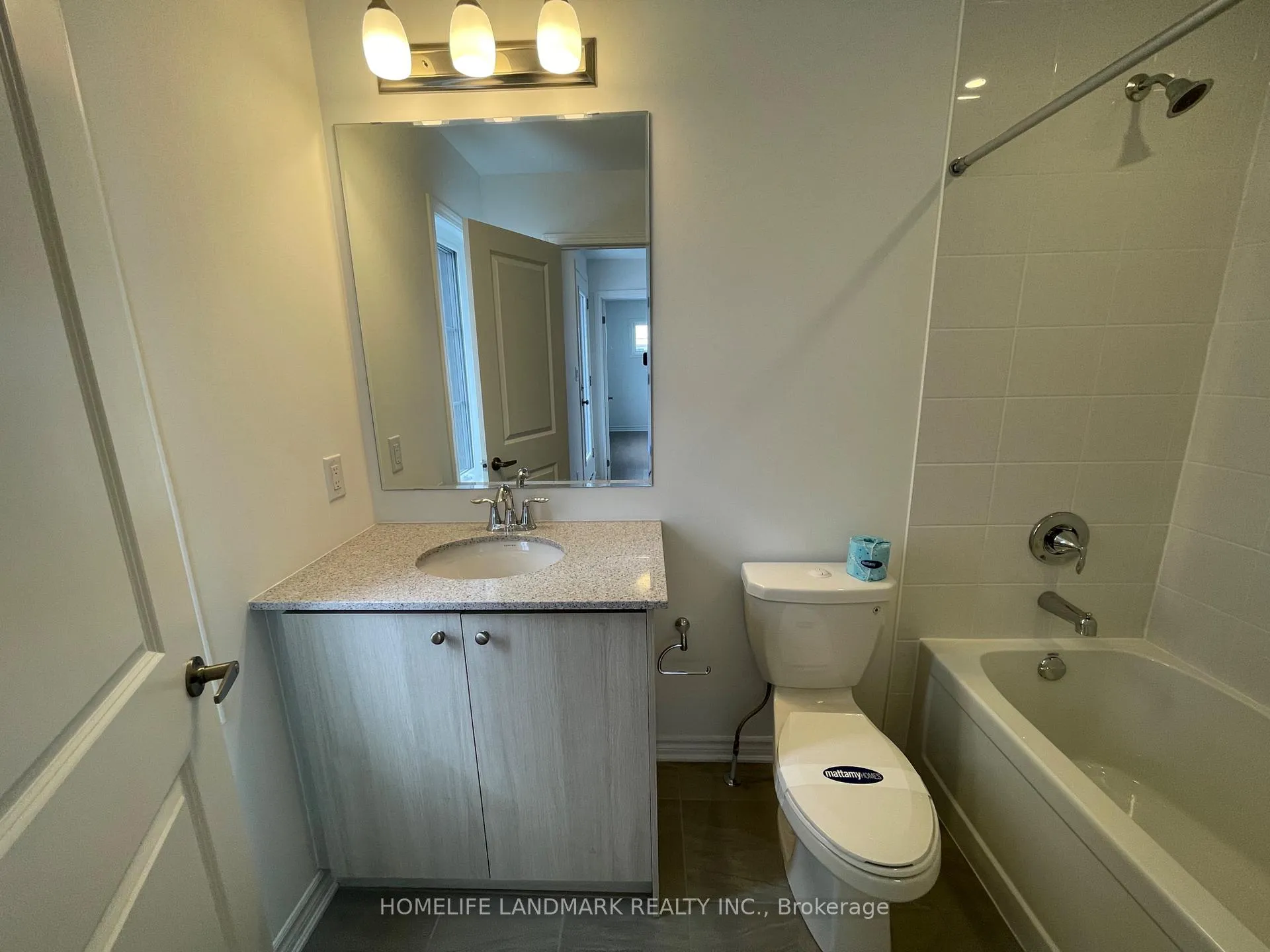 Photo 10 of 76 Greenridge Crescent, Markham, Rural Markham — HOMEH