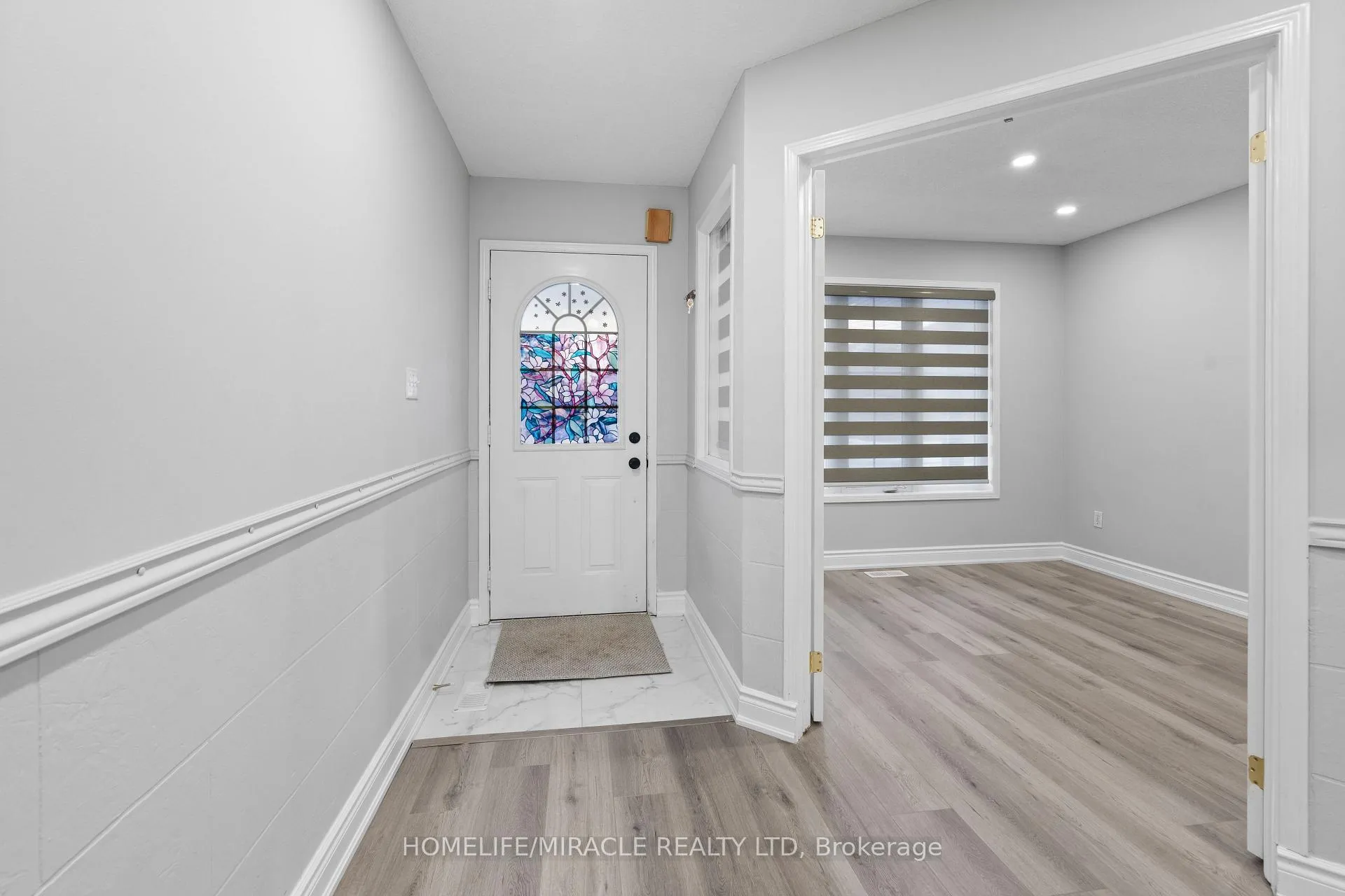Photo 2 of 112 Brisdale Drive, Brampton, Fletcher's Meadow — HOMEH