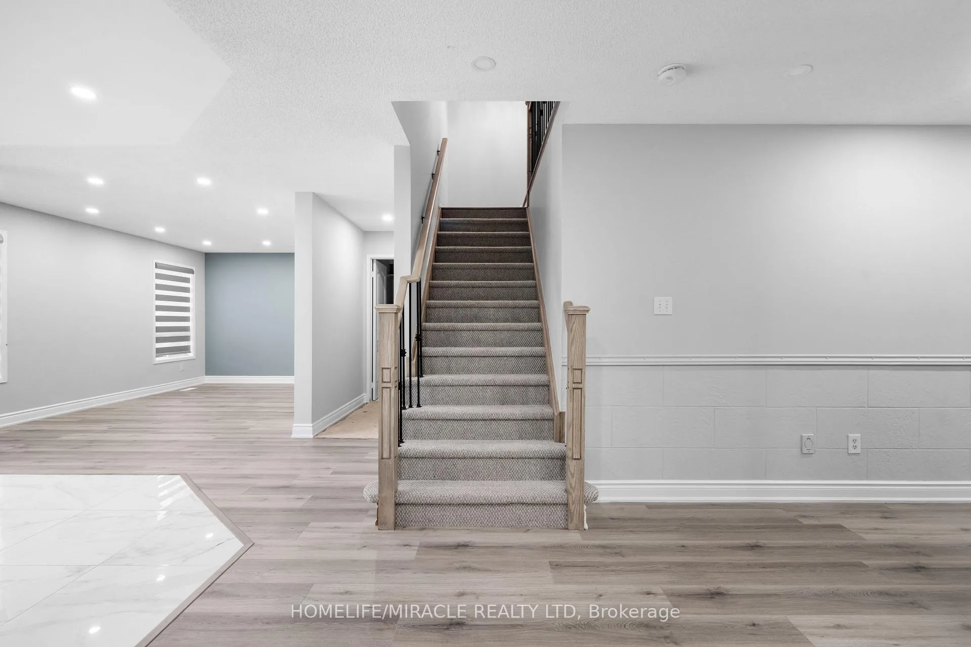 Photo 4 of 112 Brisdale Drive, Brampton, Fletcher's Meadow — HOMEH