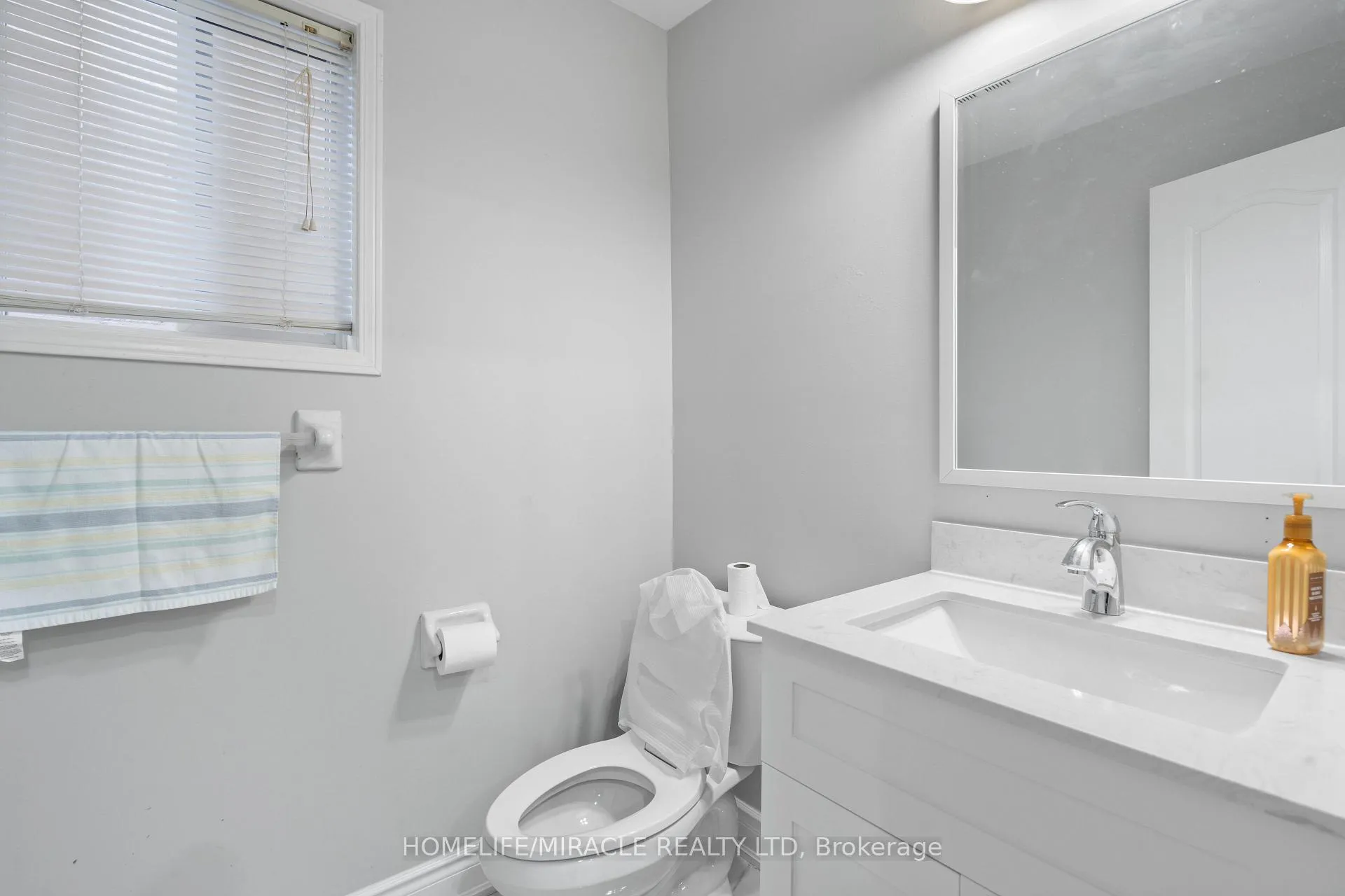 Photo 9 of 112 Brisdale Drive, Brampton, Fletcher's Meadow — HOMEH