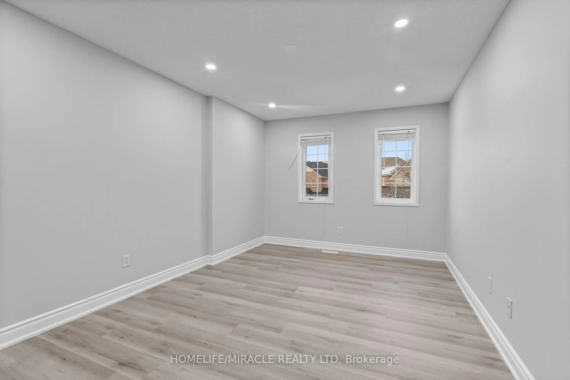 Photo 19 of 112 Brisdale Drive, Brampton, Fletcher's Meadow — HOMEH