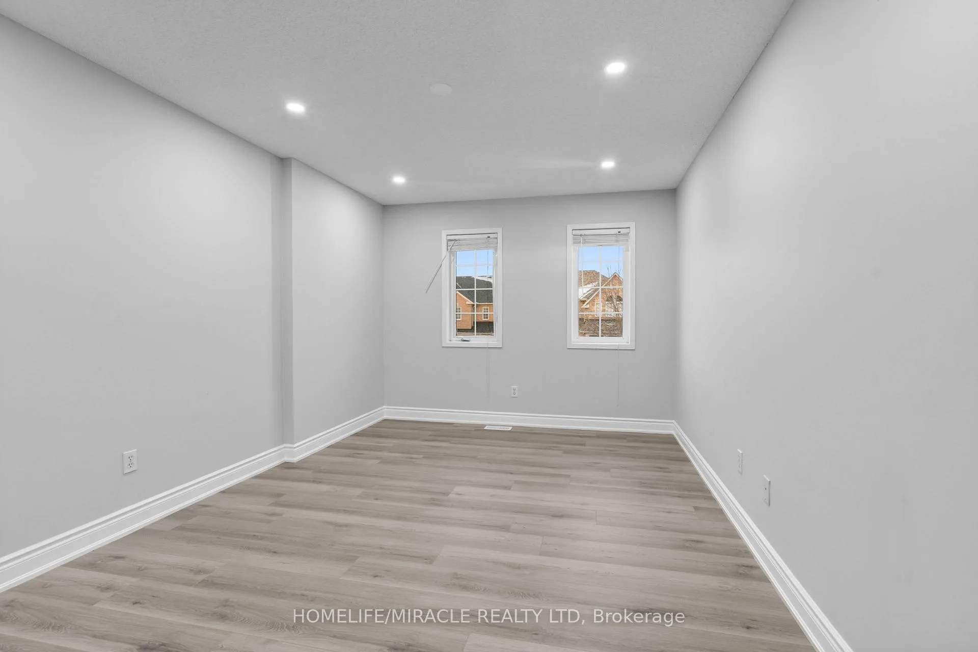 Photo 20 of 112 Brisdale Drive, Brampton, Fletcher's Meadow — HOMEH