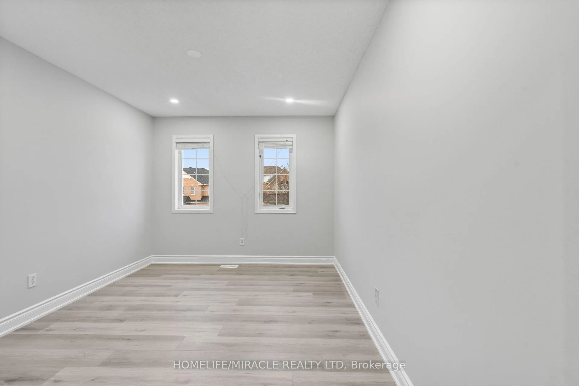 Photo 22 of 112 Brisdale Drive, Brampton, Fletcher's Meadow — HOMEH