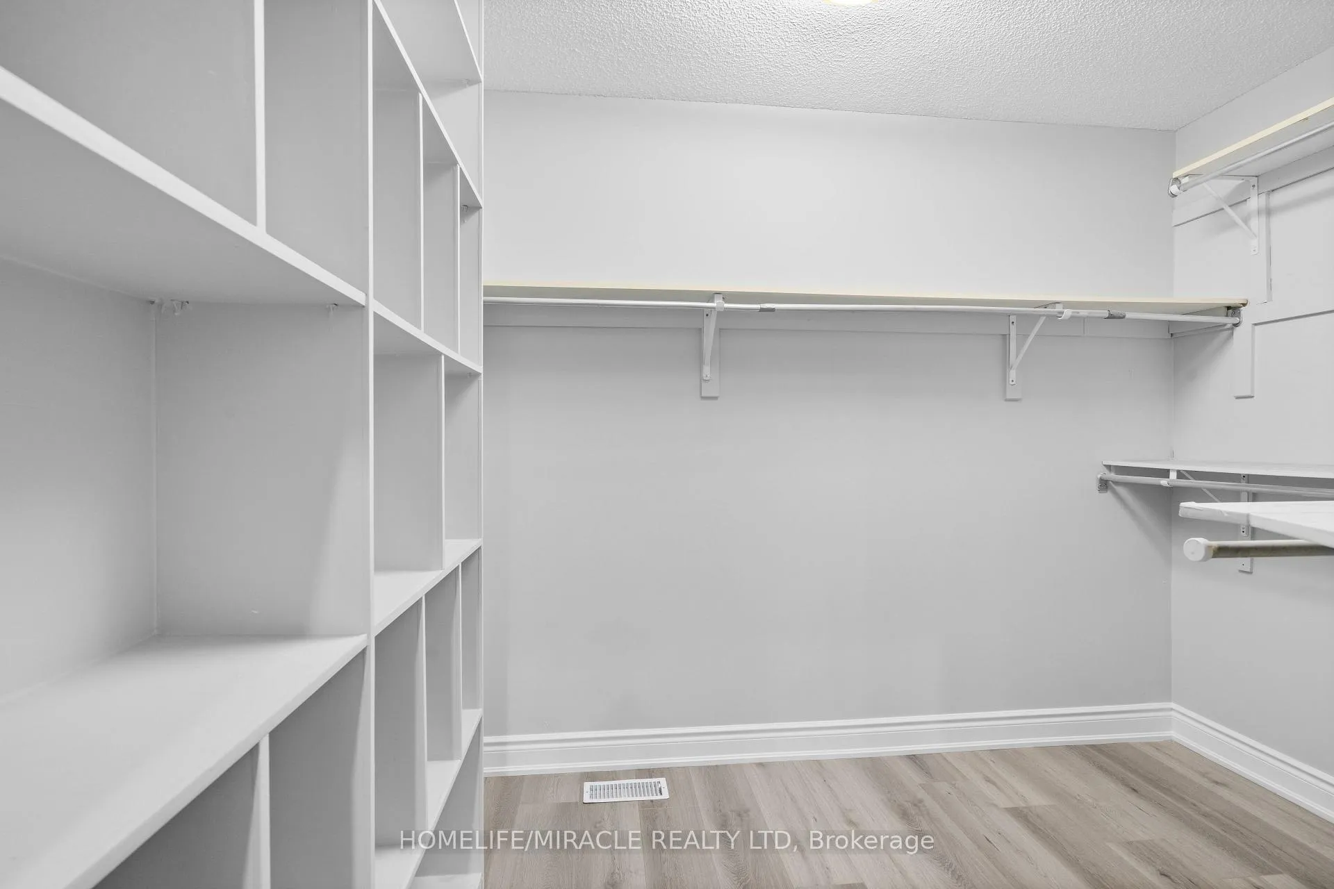 Photo 29 of 112 Brisdale Drive, Brampton, Fletcher's Meadow — HOMEH