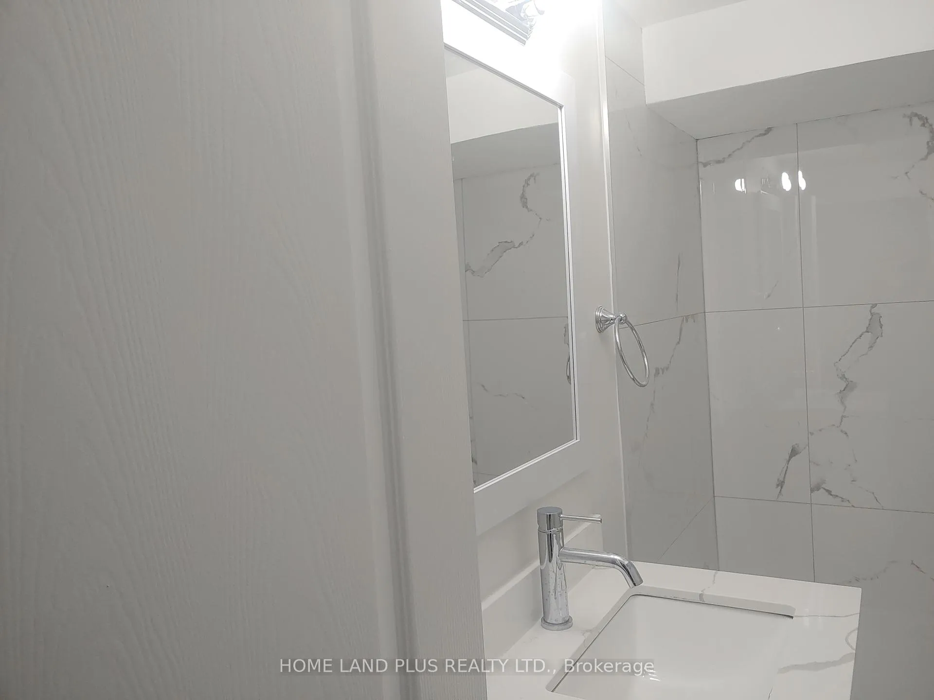 Photo 3 of Unit 4, 40 Penetang Street, Barrie, Codrington — HOMEH