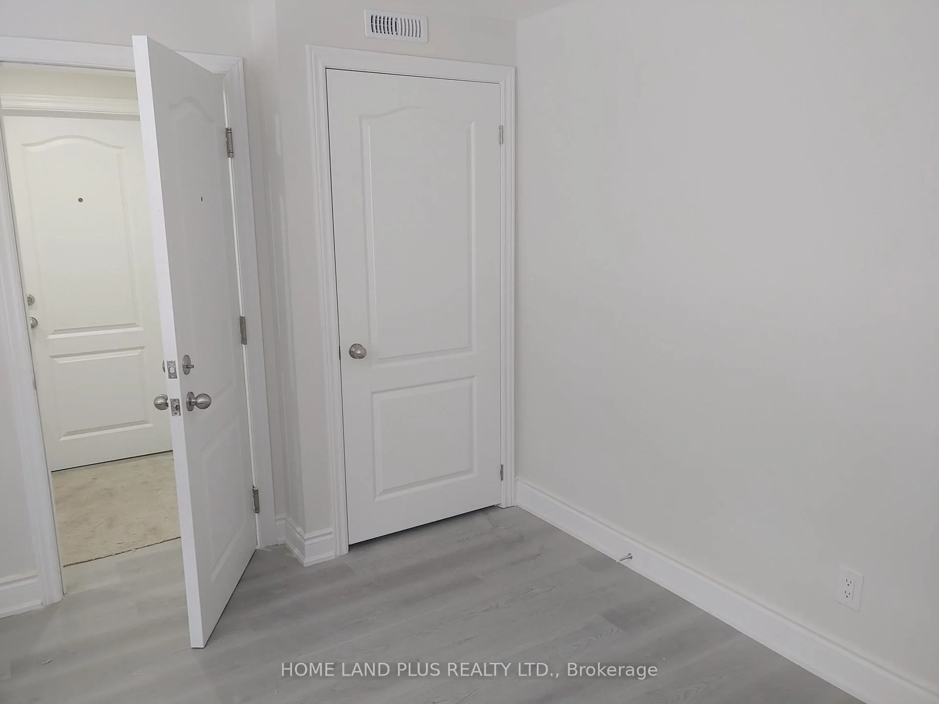 Photo 11 of Unit 4, 40 Penetang Street, Barrie, Codrington — HOMEH