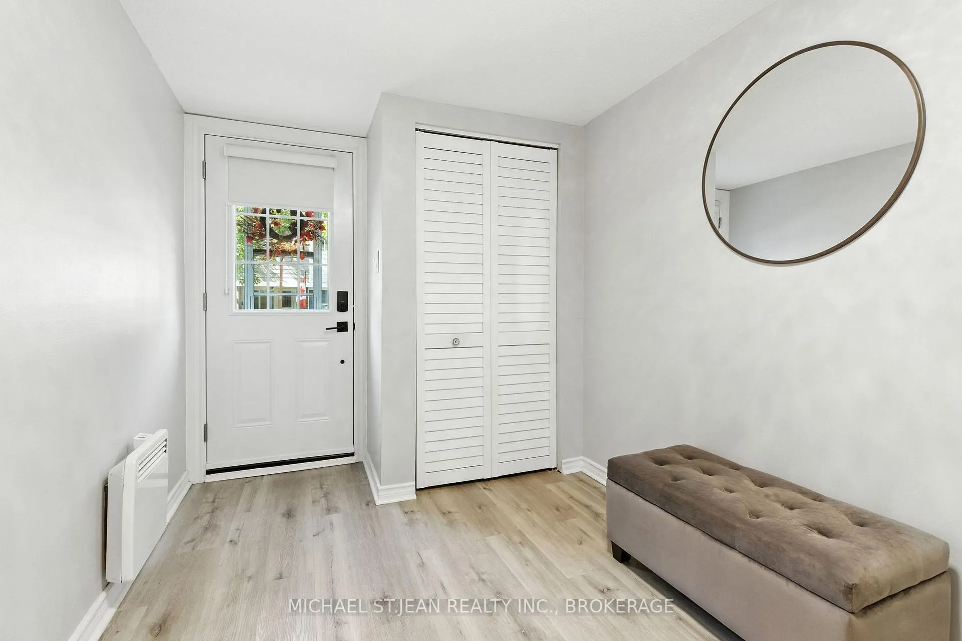 Photo 5 of 7 Trudy Court, Hamilton, Dundas — HOMEH