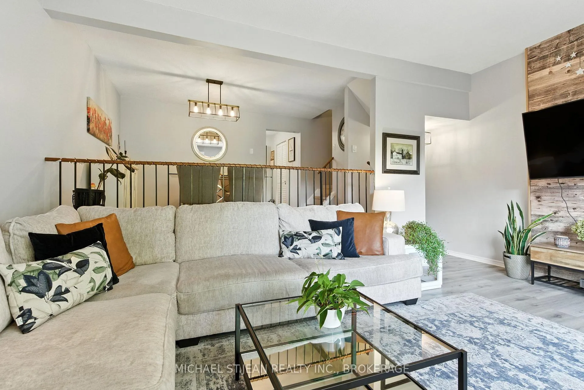 Photo 15 of 7 Trudy Court, Hamilton, Dundas — HOMEH
