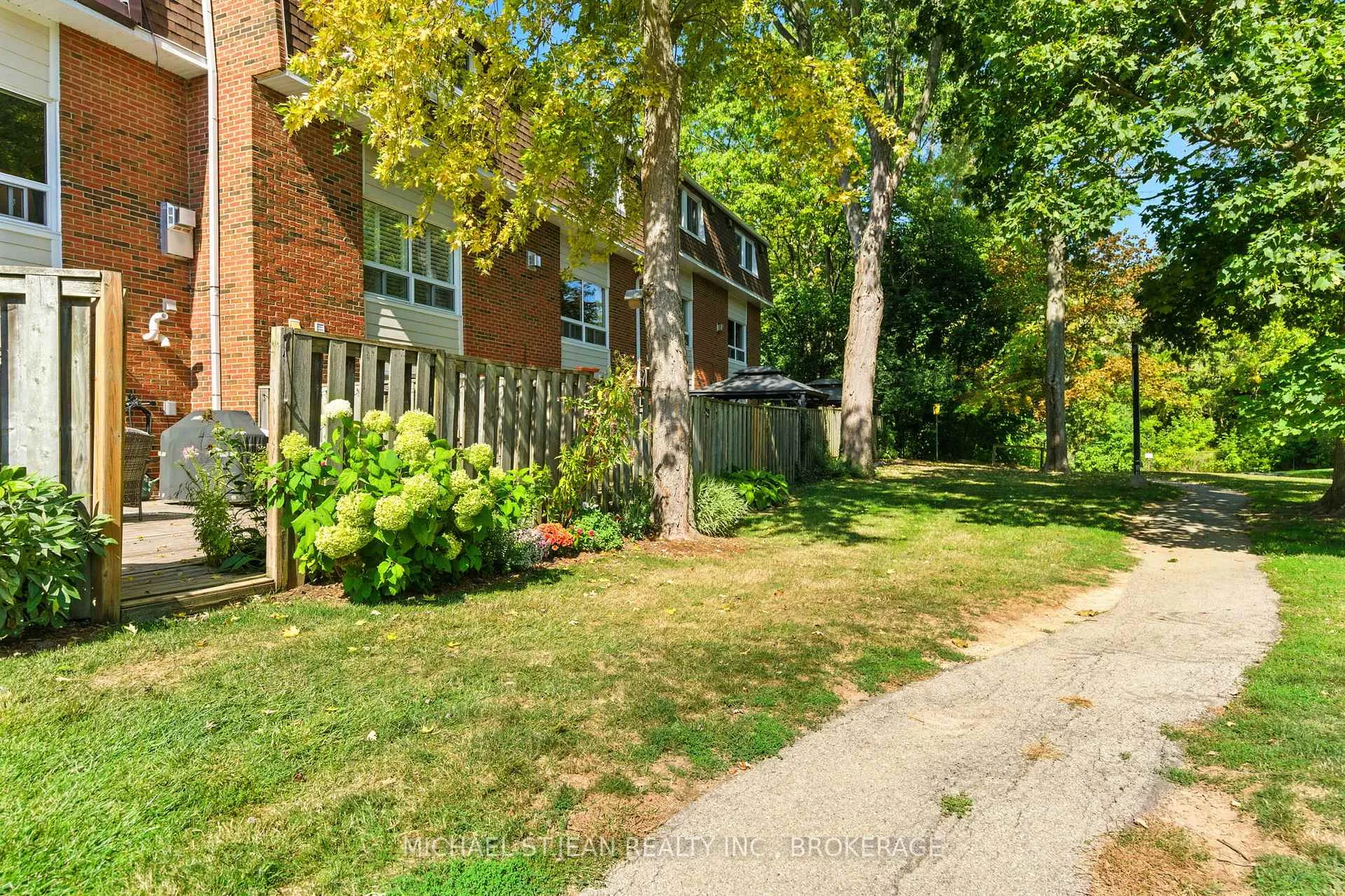 Photo 37 of 7 Trudy Court, Hamilton, Dundas — HOMEH