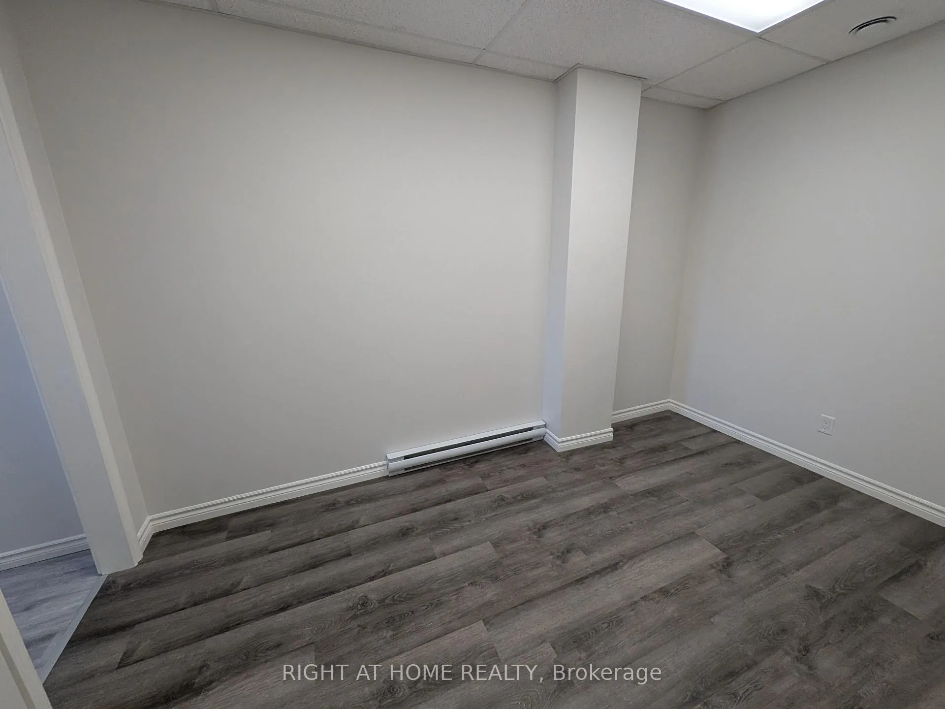 Photo 7 of Unit 5, 333 Simcoe Street S, Oshawa, Central — HOMEH