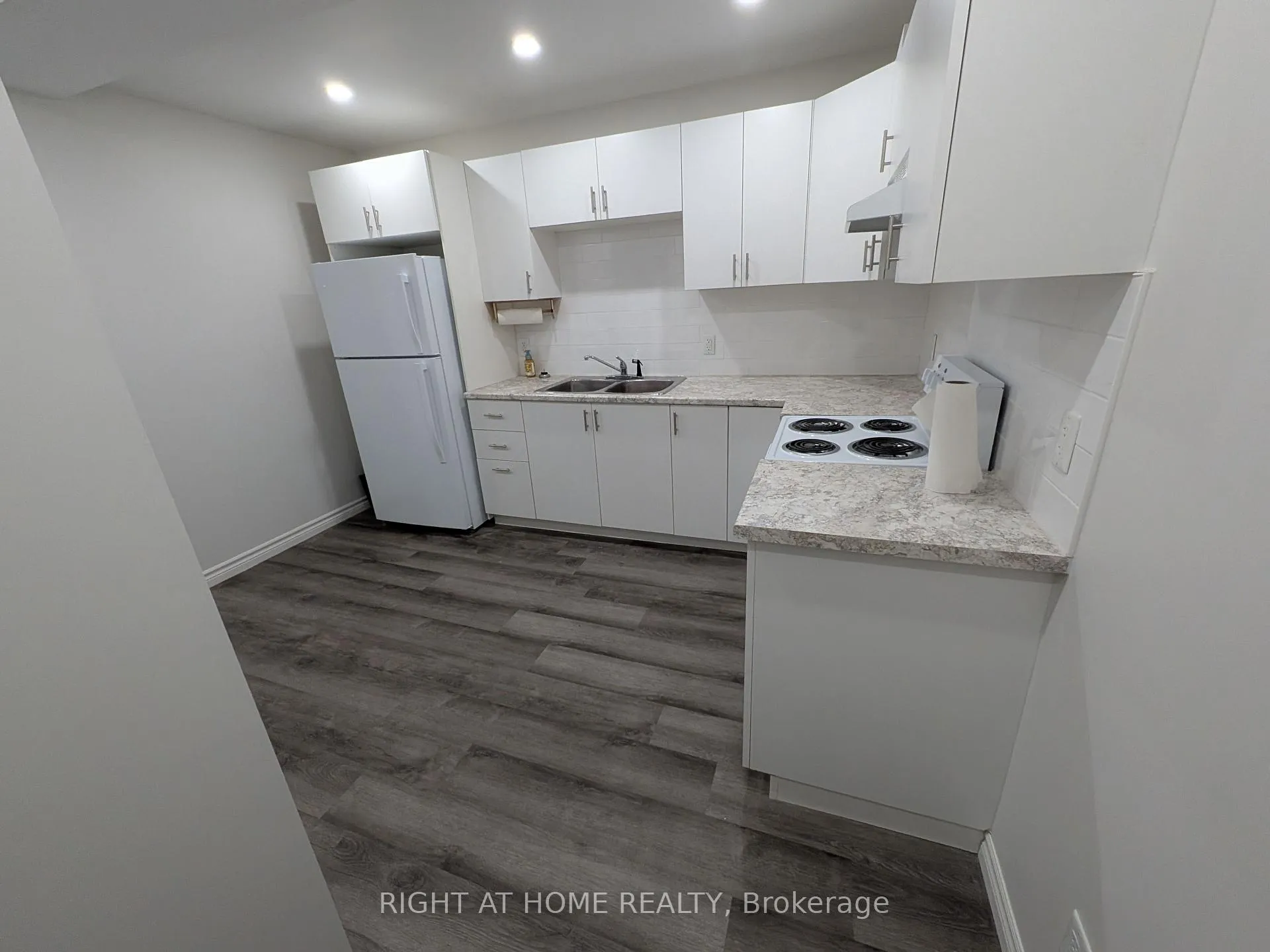 Photo 11 of Unit 5, 333 Simcoe Street S, Oshawa, Central — HOMEH