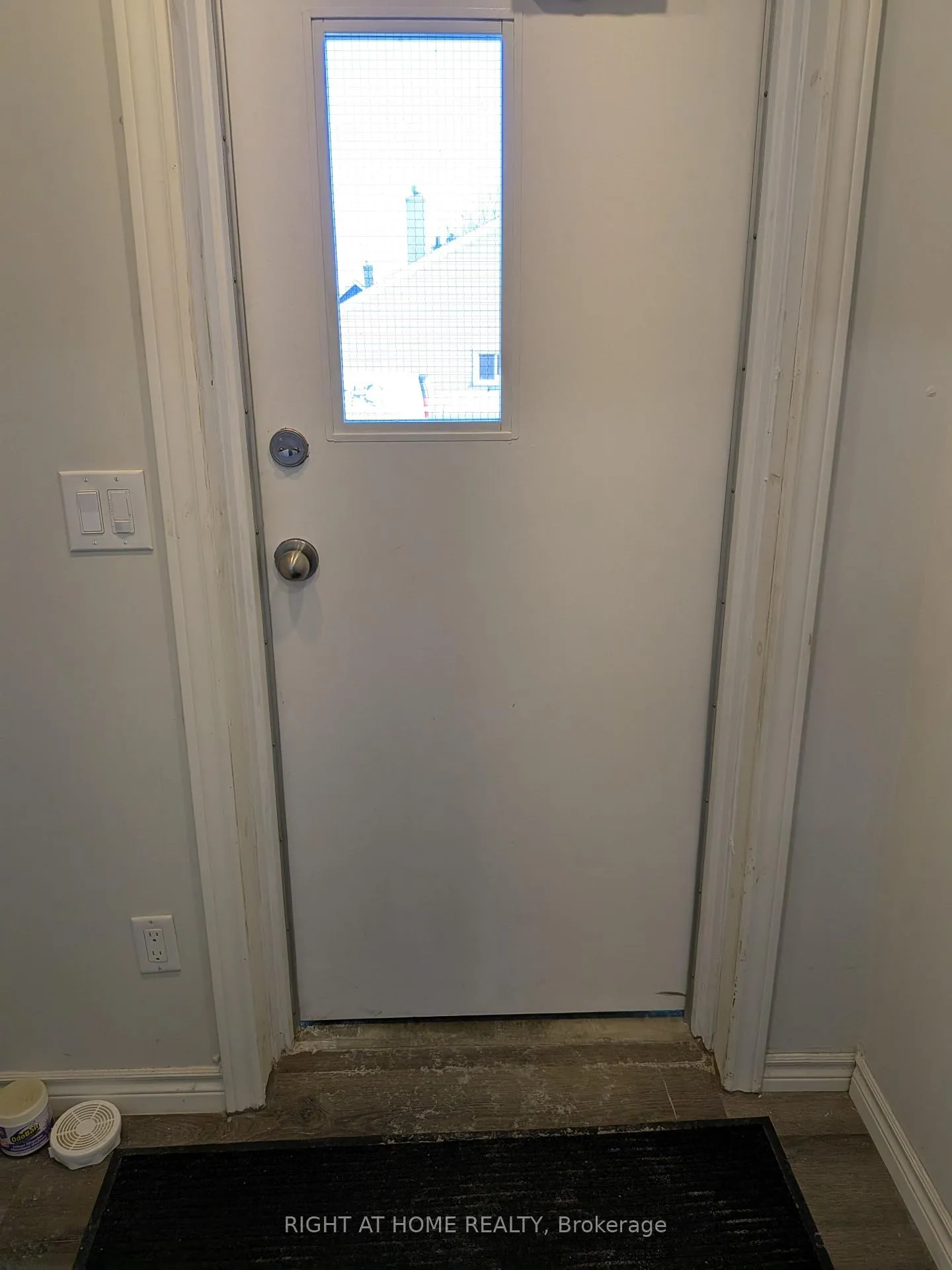 Photo 12 of Unit 5, 333 Simcoe Street S, Oshawa, Central — HOMEH